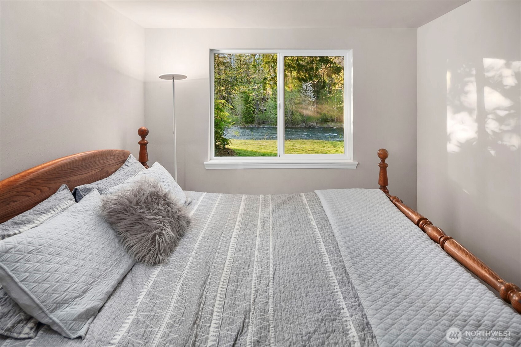 North Bend, Washington, 98045, United States, 3 Bedrooms Bedrooms, ,2 BathroomsBathrooms,Residential,For Sale,1989683