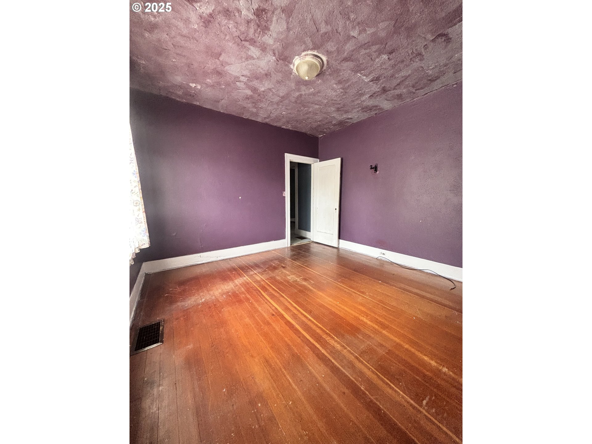 Gladstone, Oregon, 97027, United States, 3 Bedrooms Bedrooms, ,1 BathroomBathrooms,Residential,For Sale,1928462