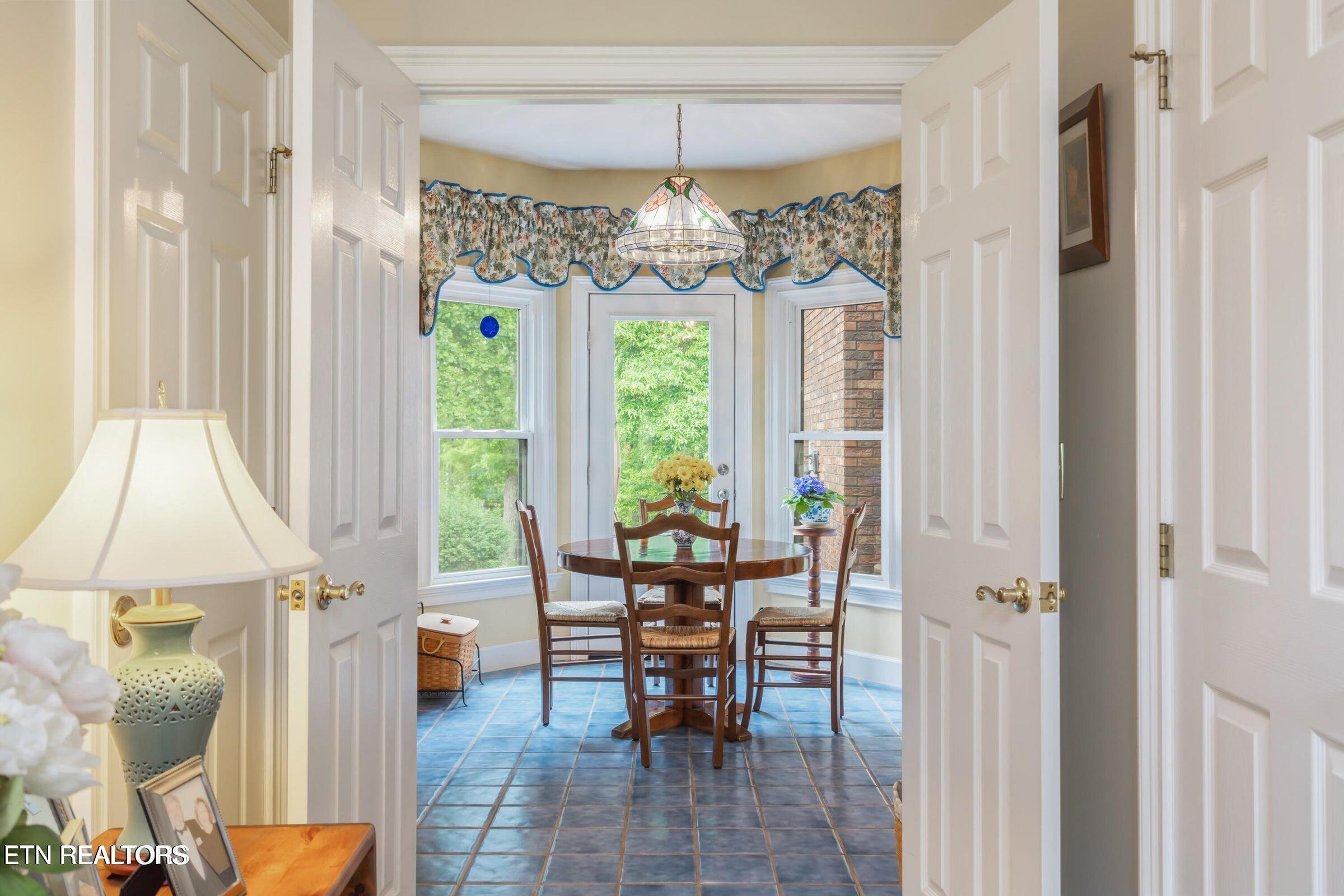 Kingston, Tennessee, 37763, United States, 3 Bedrooms Bedrooms, ,3 BathroomsBathrooms,Residential,For Sale,1897842