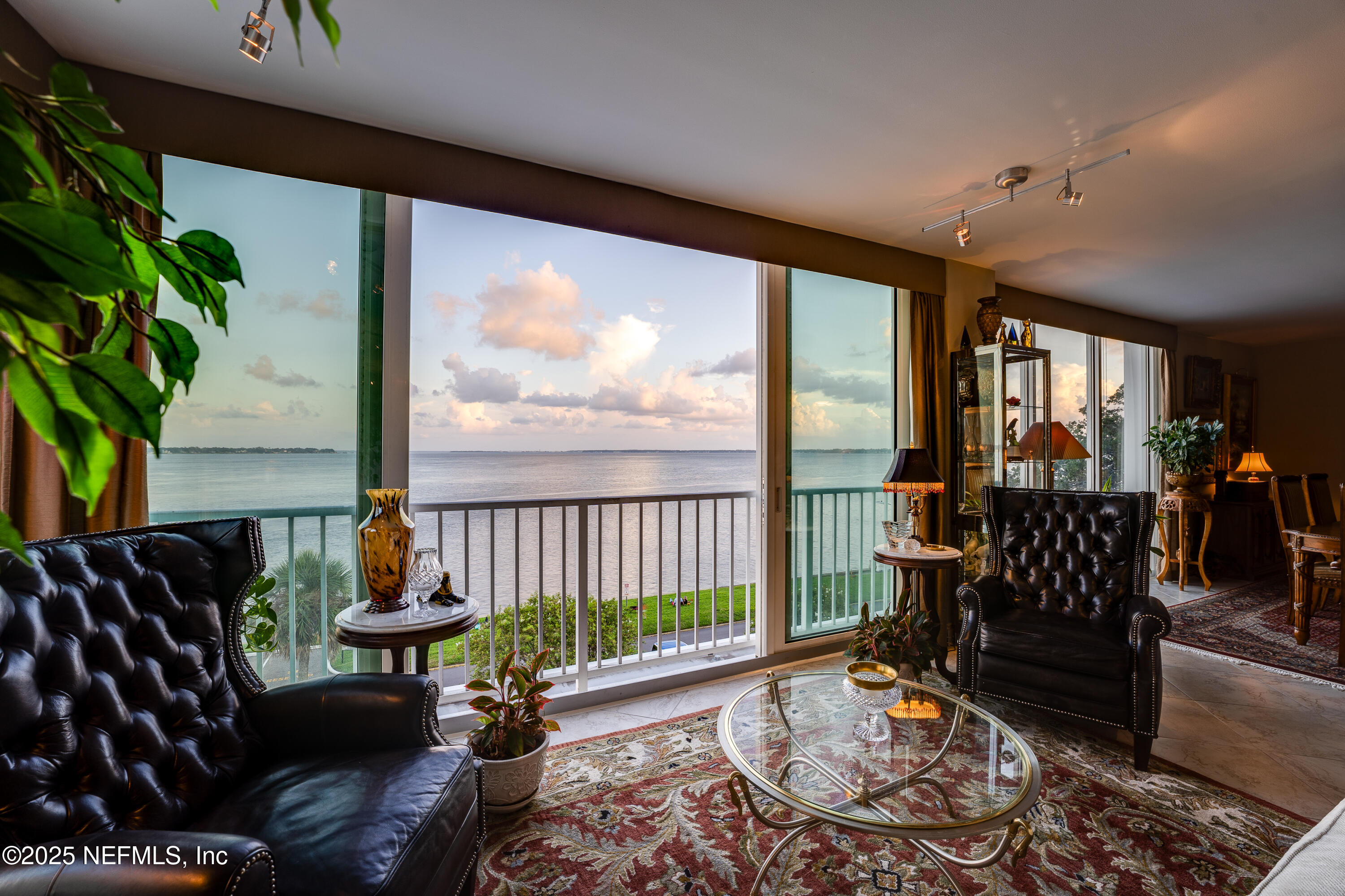 Jacksonville, Florida, 32204, United States, 3 Bedrooms Bedrooms, ,4 BathroomsBathrooms,Residential,For Sale,1939810