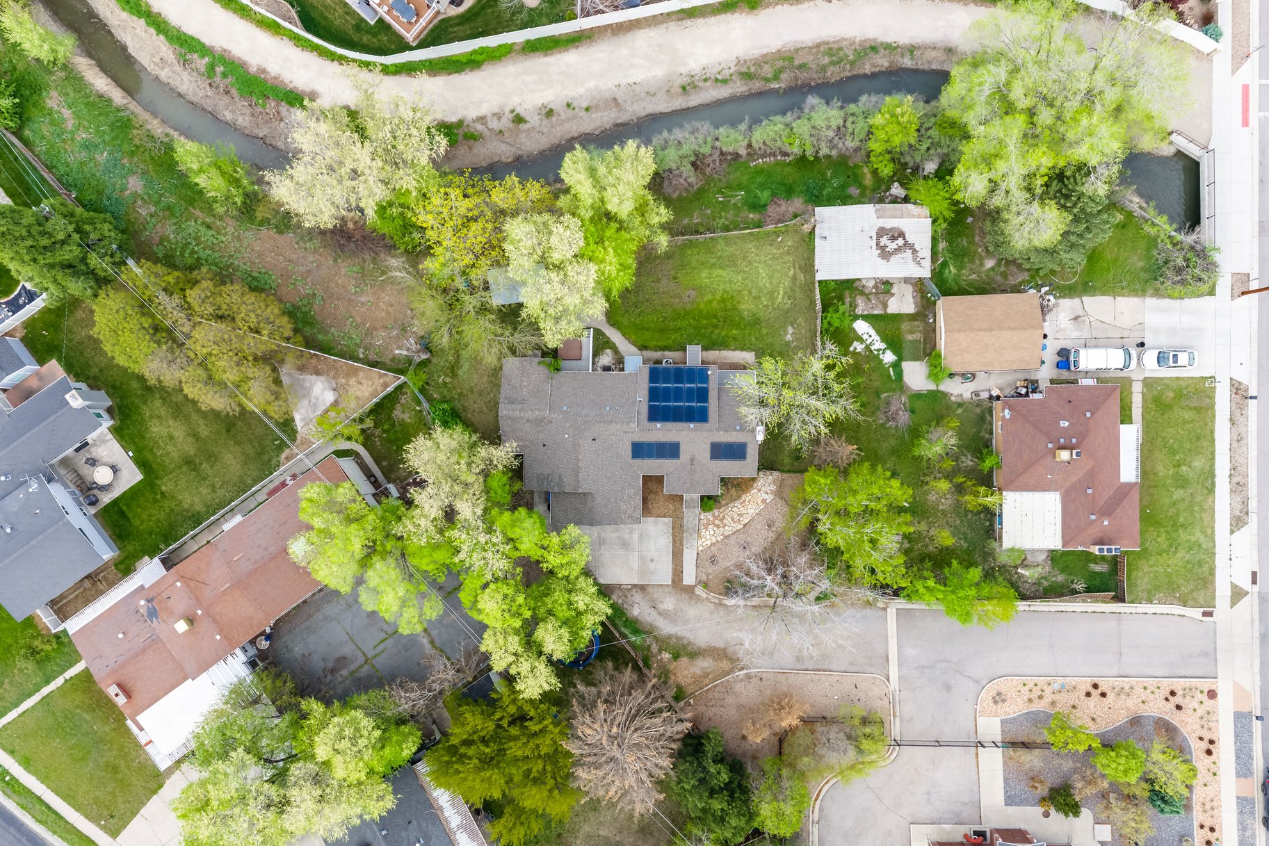  Spacious Property Down a Private Lane - 物件實景