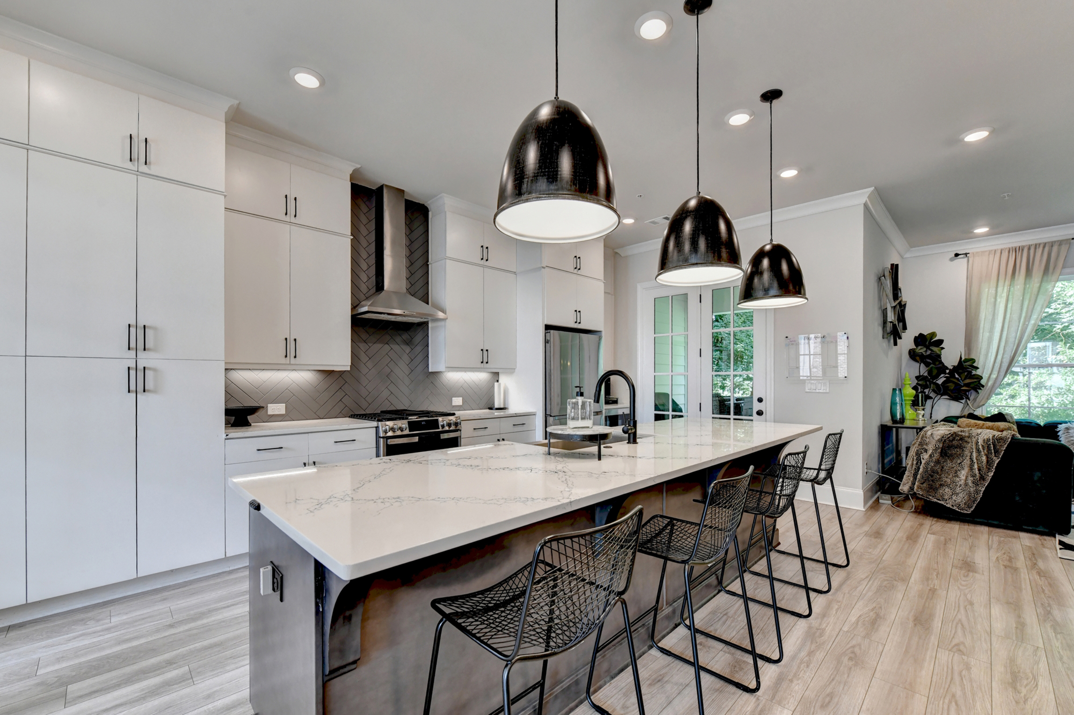  Welcome Home to this Magnificent Three-Story Townhome - 物件實景