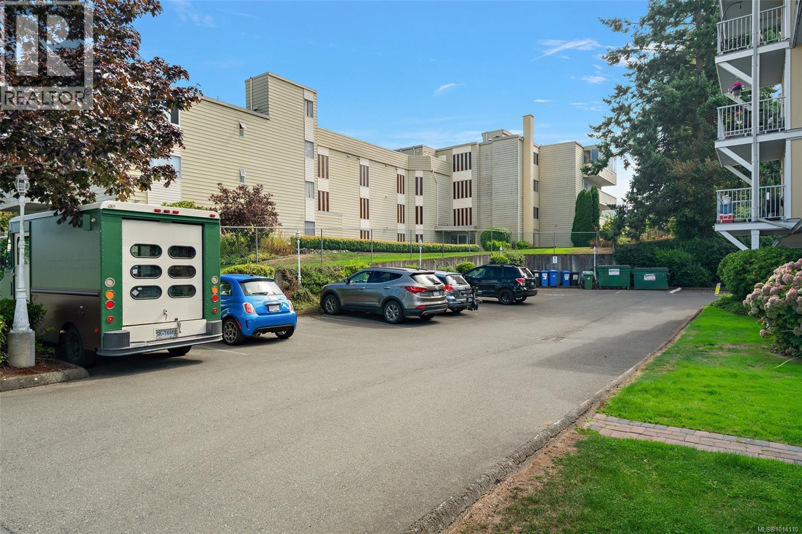 ESQUIMALT, British Columbia, V9A 4R8, CA, 2 Bedrooms Bedrooms, ,2 BathroomsBathrooms,Residential,For Sale,1948785