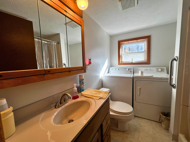 Greencastle, Indiana, 46135, United States, 3 Bedrooms Bedrooms, ,2 BathroomsBathrooms,Residential,For Sale,1988634