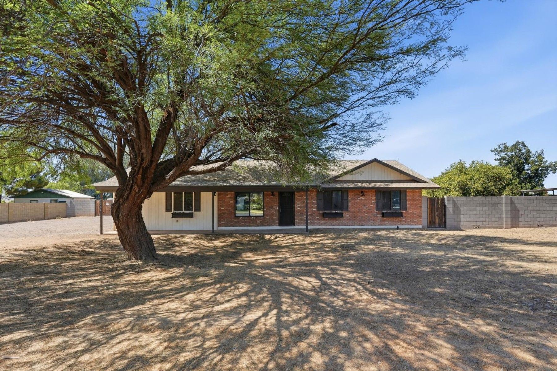  2266 E Willis Rd  Gilbert, AZ - 物件實景