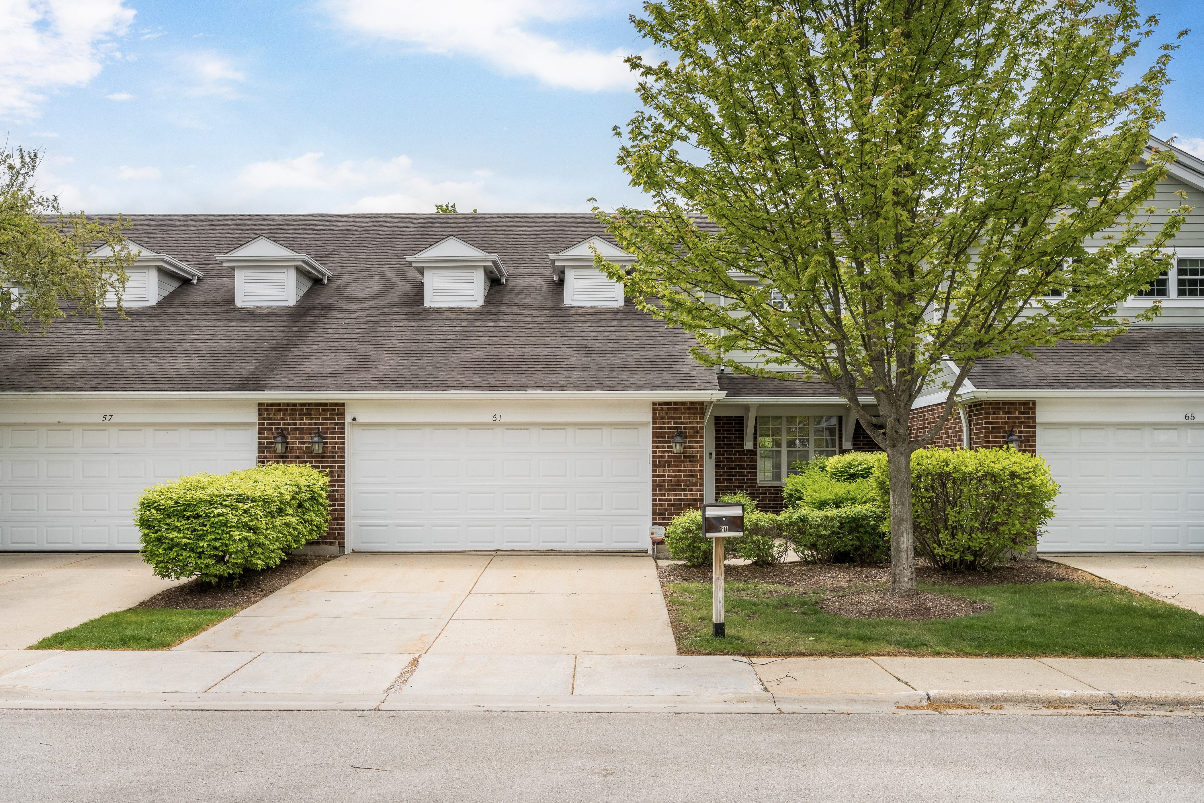  Two-Story Townhome in the Winchester Lane Subdivision of Northbrook - 物件實景