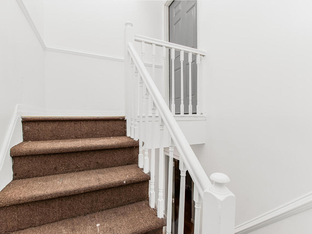 Bronx, New York, 10462, United States, 8 Bedrooms Bedrooms, ,3 BathroomsBathrooms,Residential,For Sale,1981445