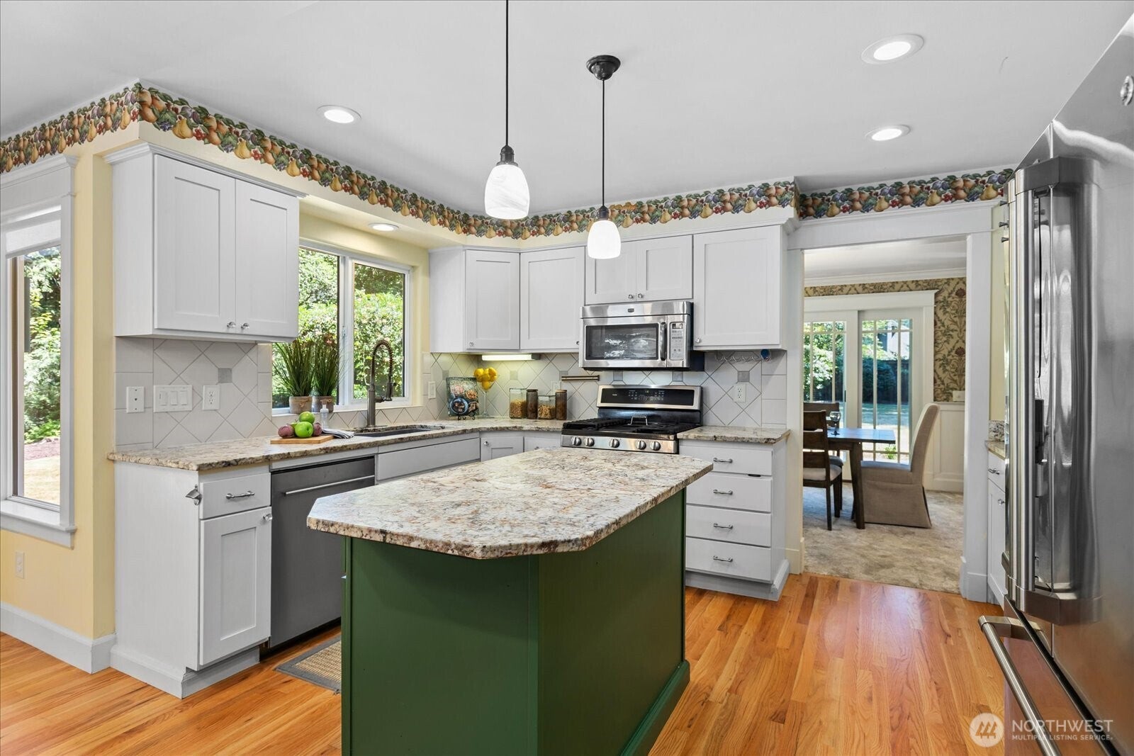 Woodinville, Washington, 98072, United States, 4 Bedrooms Bedrooms, ,2 BathroomsBathrooms,Residential,For Sale,1979397