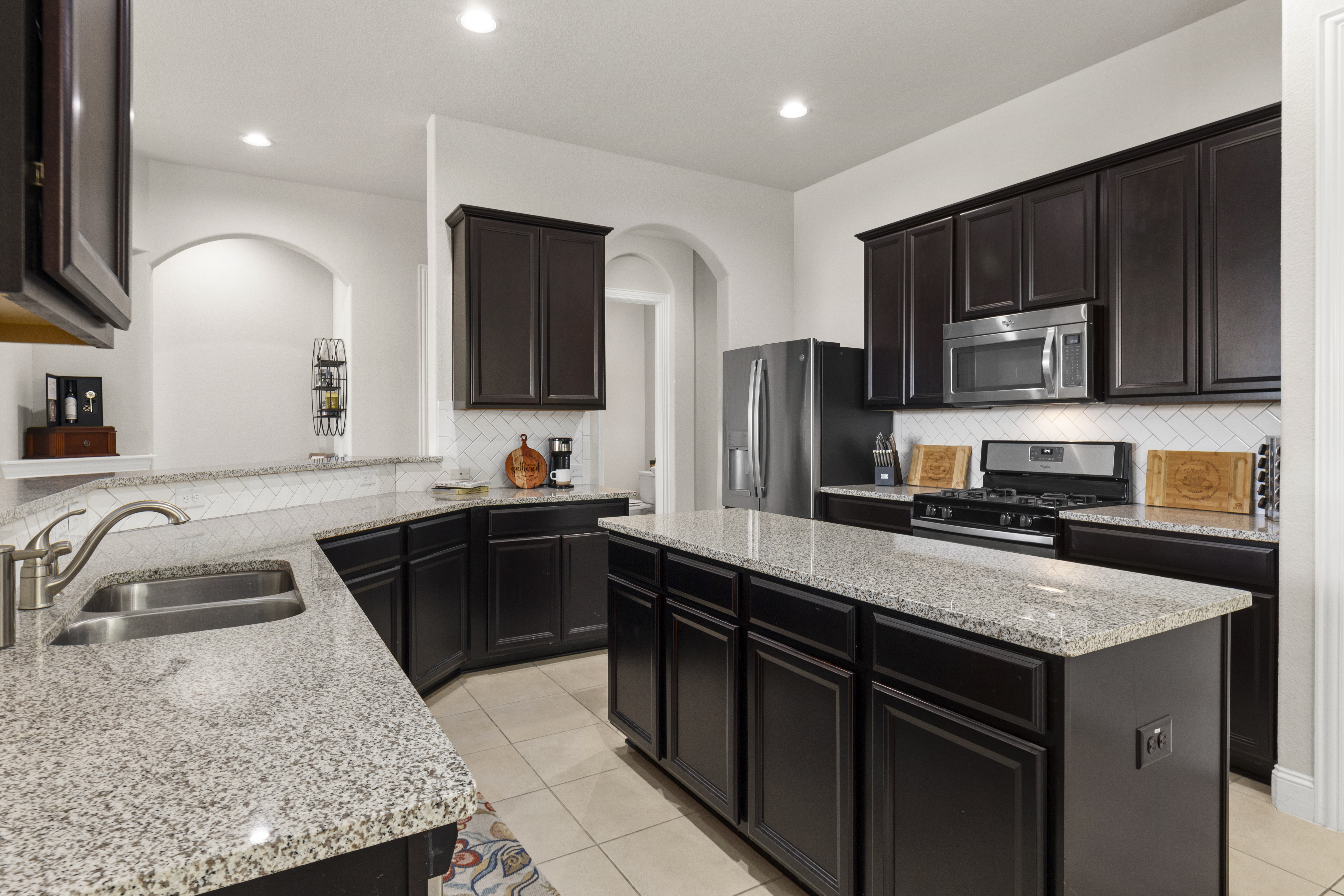  Flexible Living + Game Room in Desirable Northside ISD - 物件實景