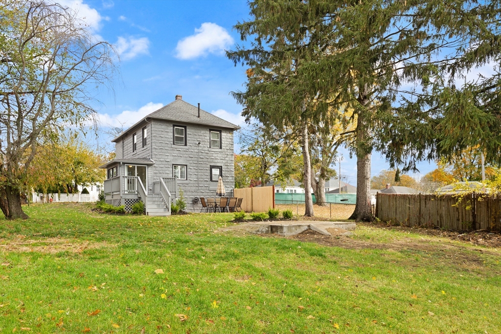 Methuen, Massachusetts, 01844, United States, 3 Bedrooms Bedrooms, ,2 BathroomsBathrooms,Residential,For Sale,1986307