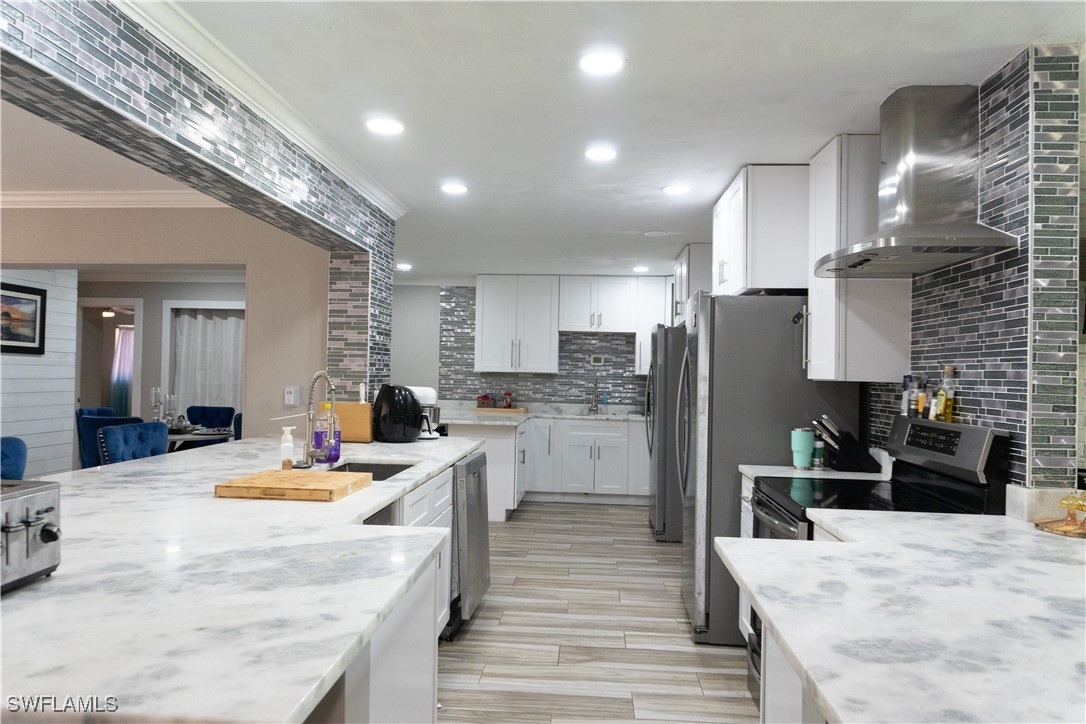 Fort Myers, Florida, 33916, United States, 4 Bedrooms Bedrooms, ,5 BathroomsBathrooms,Residential,For Sale,1975141