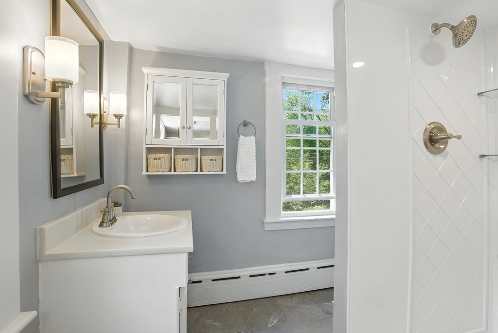 Bolton, Massachusetts, 01740, United States, 4 Bedrooms Bedrooms, ,4 BathroomsBathrooms,Residential,For Sale,1866522