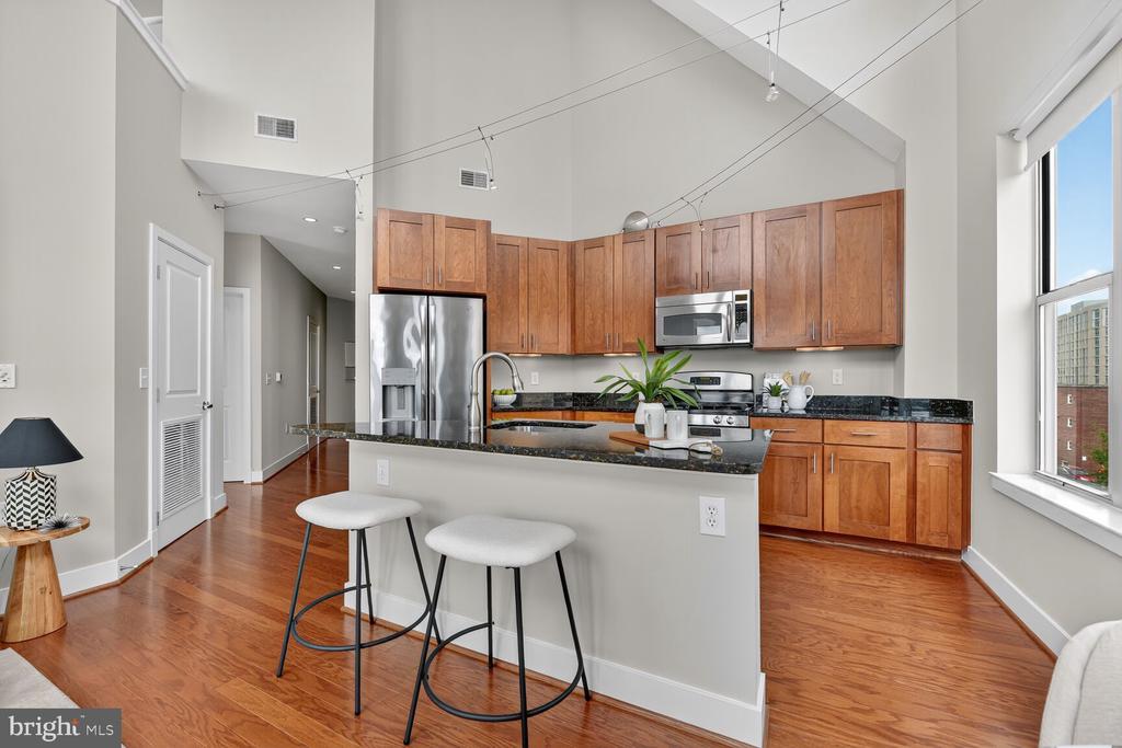 Arlington, Virginia, 22201, United States, 2 Bedrooms Bedrooms, ,2 BathroomsBathrooms,Residential,For Sale,1927773