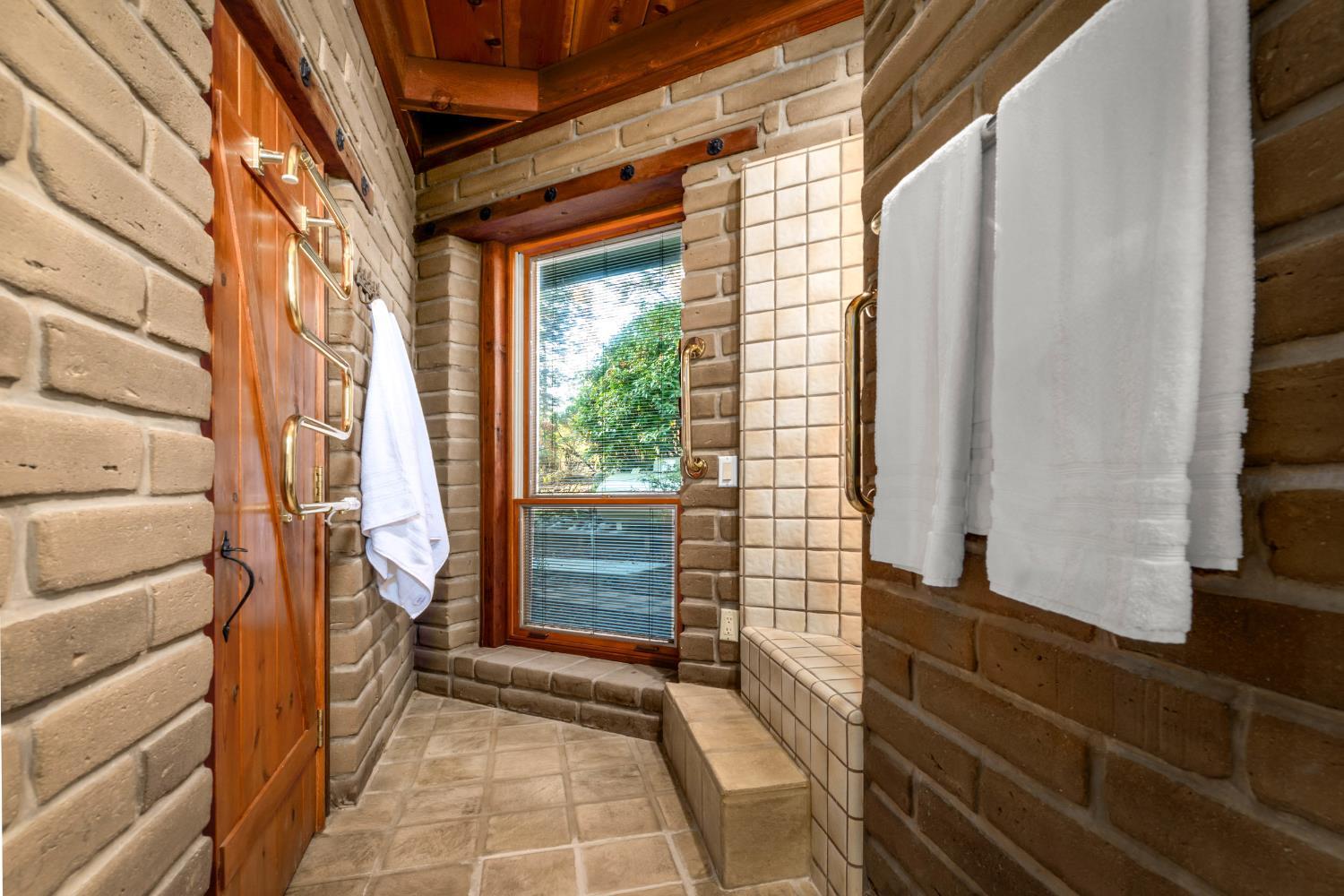 Grass Valley, California, 95949, United States, 3 Bedrooms Bedrooms, ,5 BathroomsBathrooms,Residential,For Sale,2006343