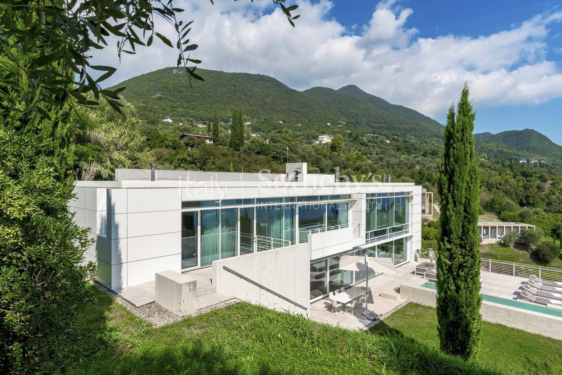  Lake view villa designed by architect Richard Meier - 物件實景