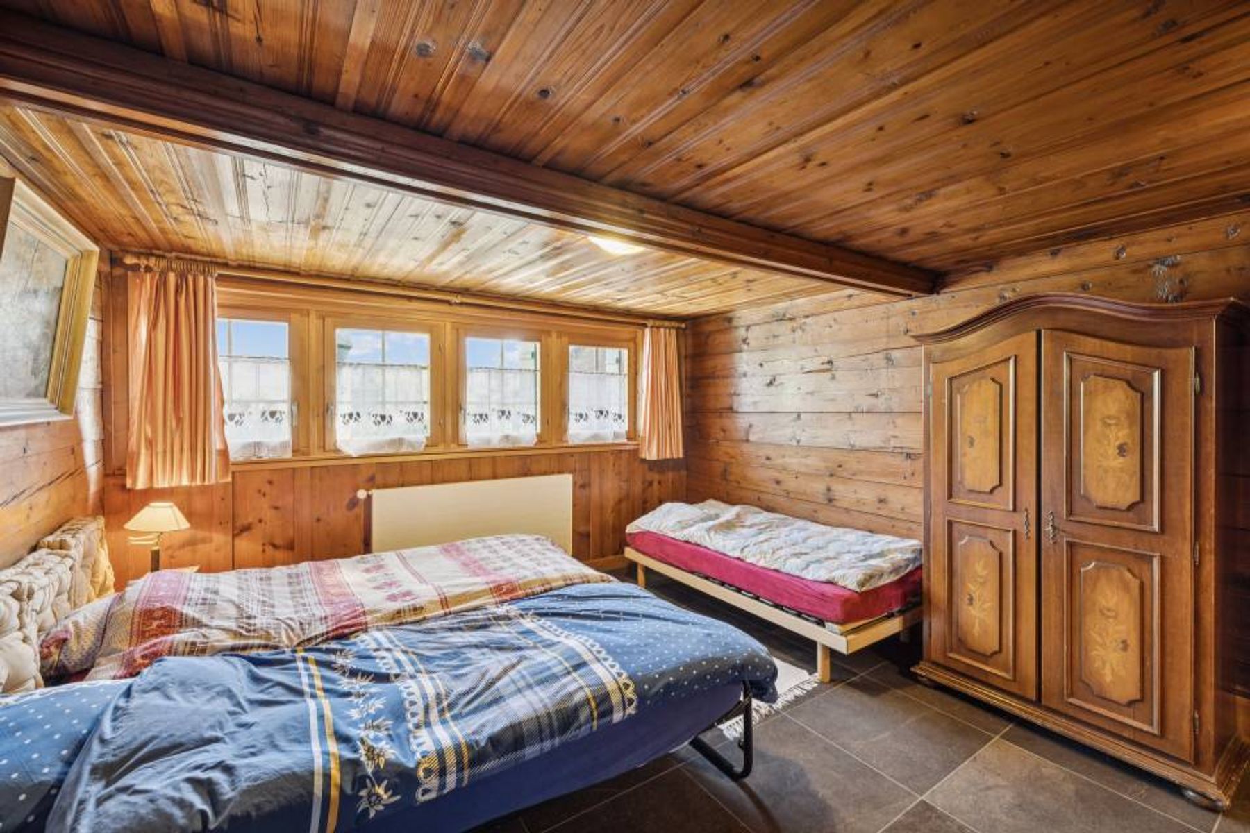  Chalet with two apartments and authentic charm - 物件實景