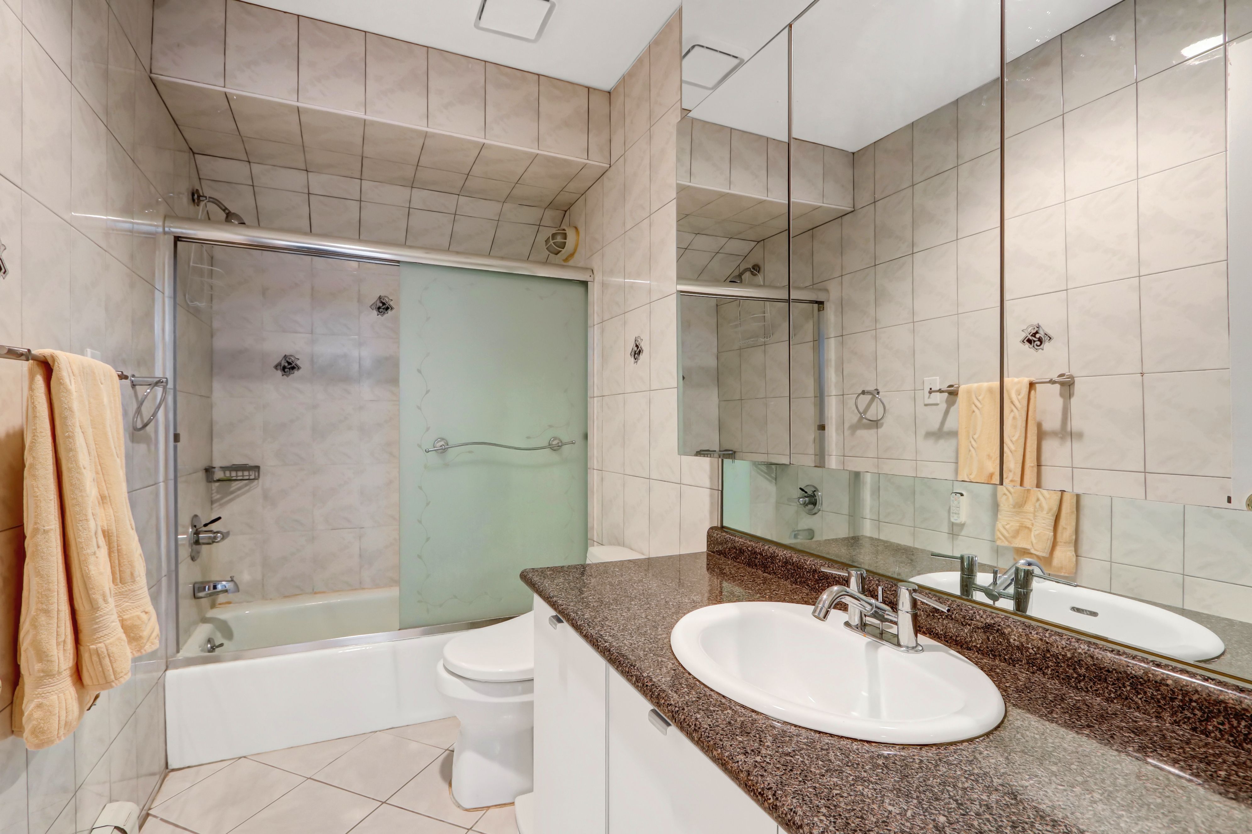  4 Verity Lane, Roslyn, NY 11576 - 物件實景