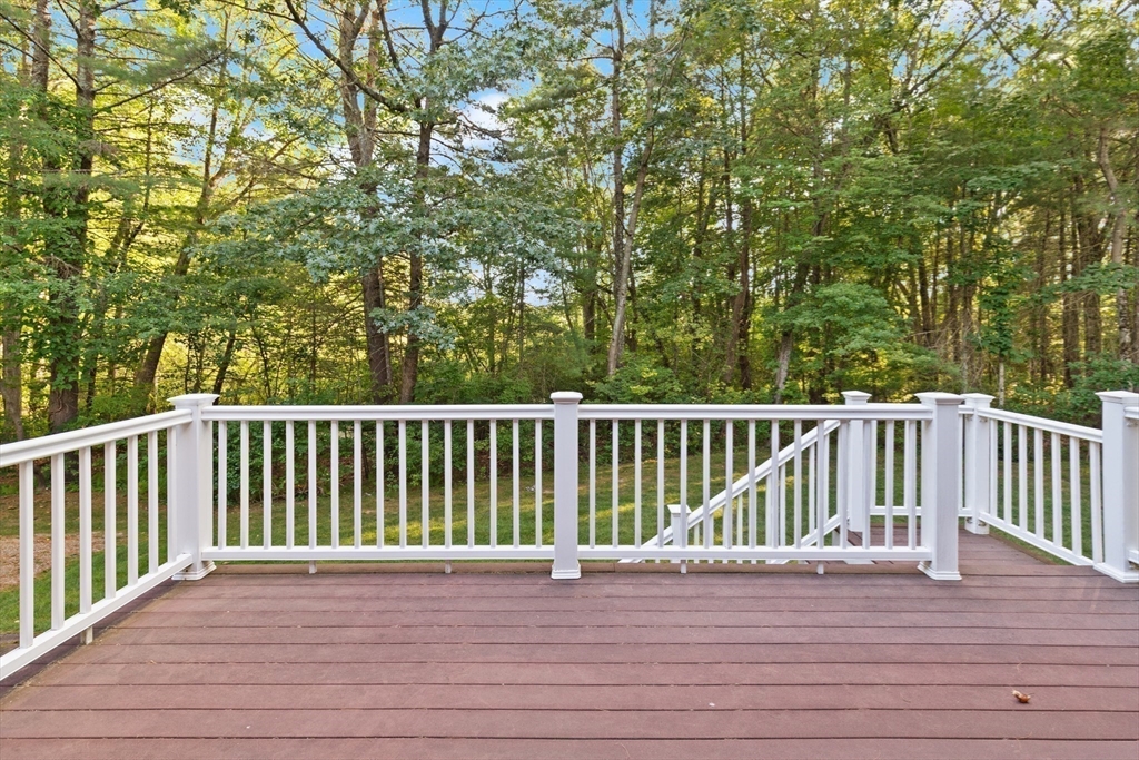 Topsfield, Massachusetts, 01983, United States, 4 Bedrooms Bedrooms, ,4 BathroomsBathrooms,Residential,For Sale,1901084