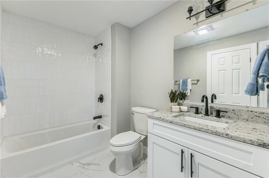 Smithfield, Rhode Island, 02917, United States, 3 Bedrooms Bedrooms, ,3 BathroomsBathrooms,Residential,For Sale,1926562