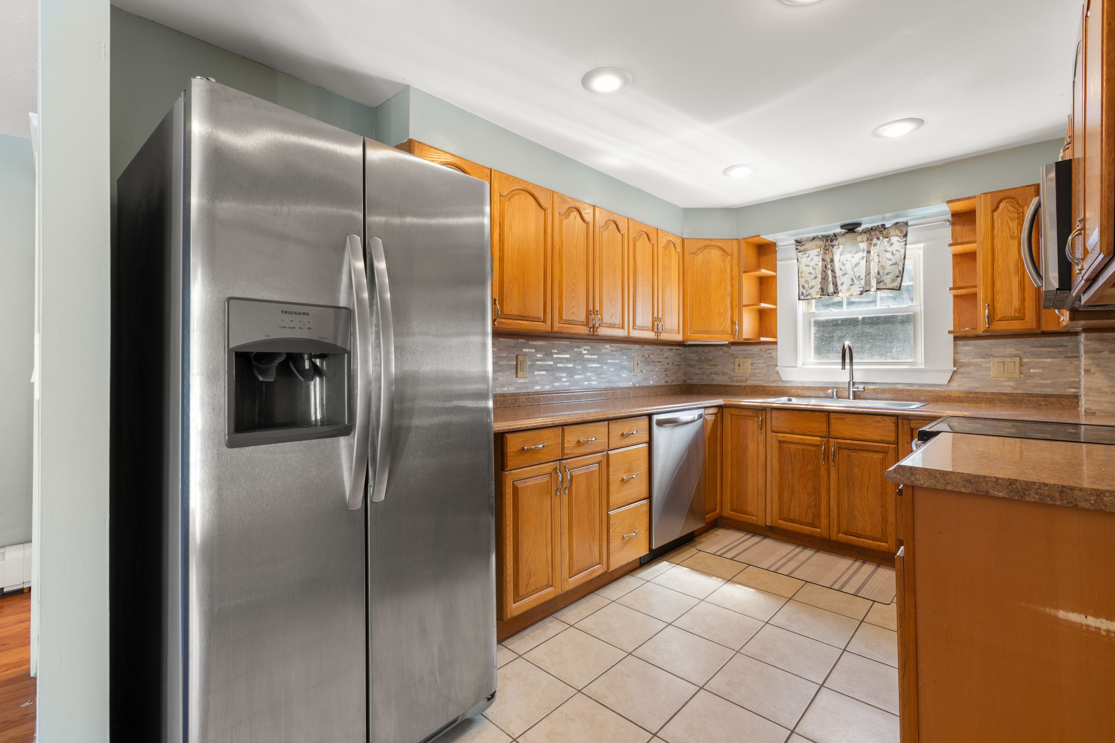  48 Hudson Street, Attleboro, MA, 02703 - 物件實景