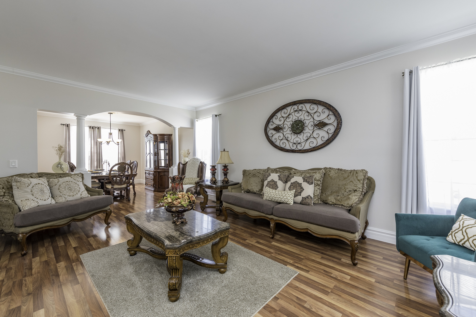 Lindenhurst, Illinois, 60046, United States, 5 Bedrooms Bedrooms, ,3 BathroomsBathrooms,Residential,For Sale,1971263