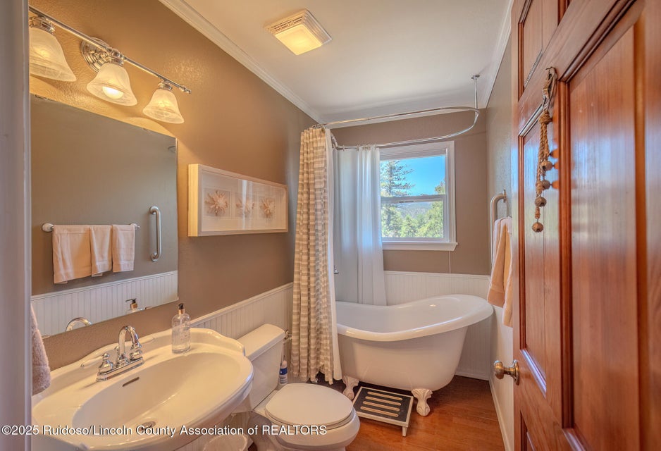 Ruidoso, New Mexico, 88345, United States, 4 Bedrooms Bedrooms, ,3 BathroomsBathrooms,Residential,For Sale,1909726
