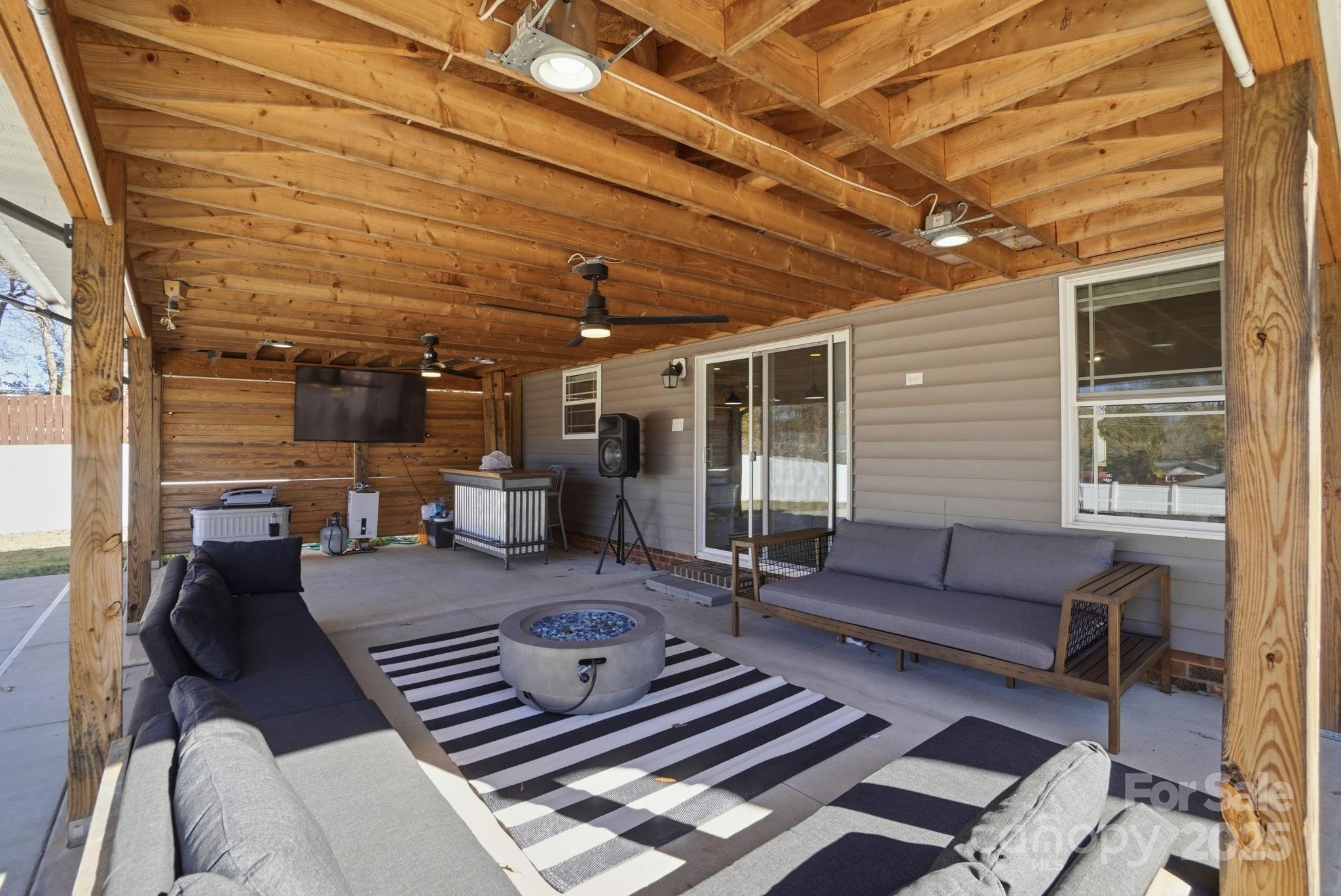 Kannapolis, North Carolina, 28081, United States, 4 Bedrooms Bedrooms, ,3 BathroomsBathrooms,Residential,For Sale,1996978