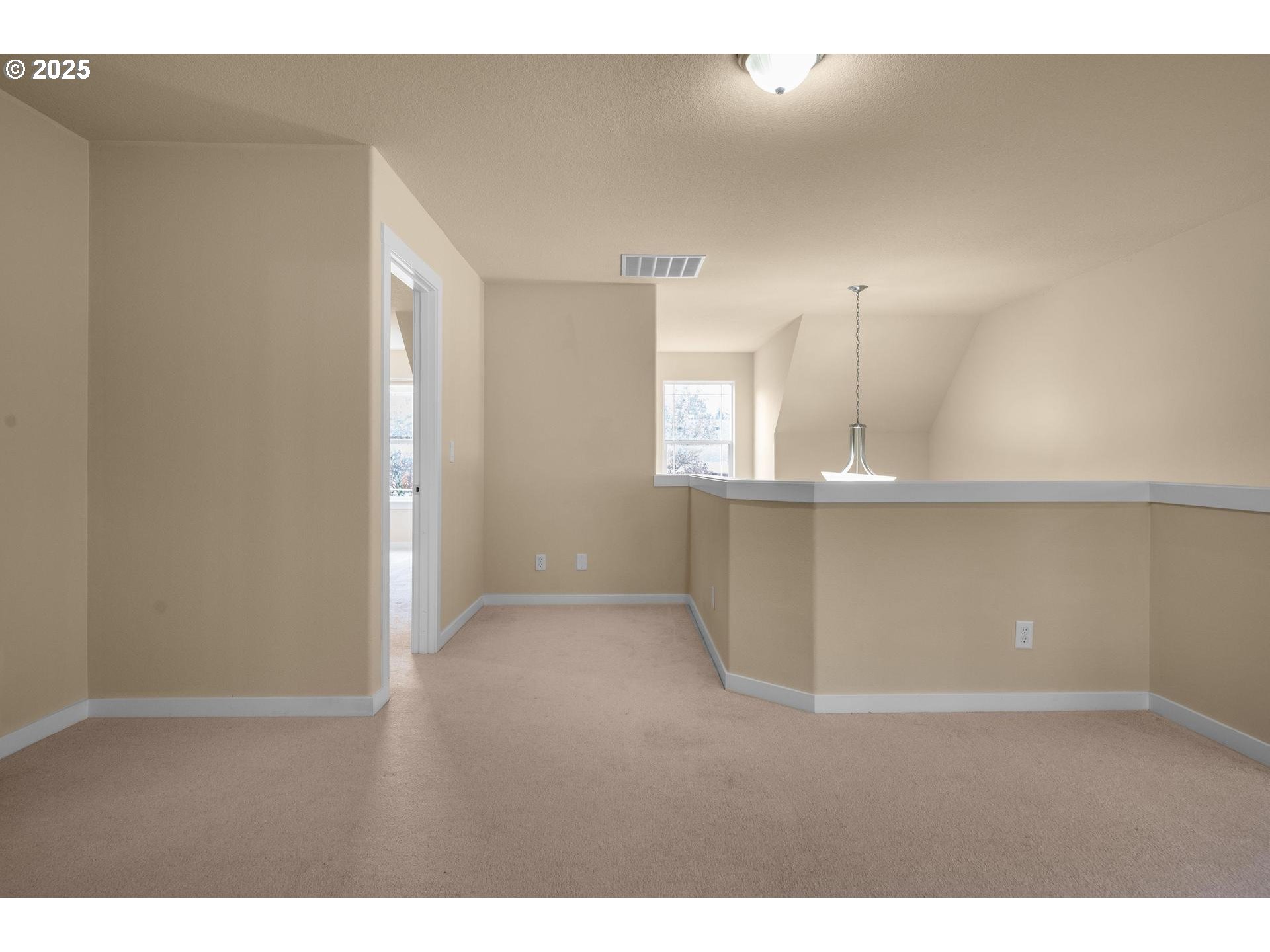 Portland, Oregon, 97225, United States, 3 Bedrooms Bedrooms, ,2 BathroomsBathrooms,Residential,For Sale,1995924