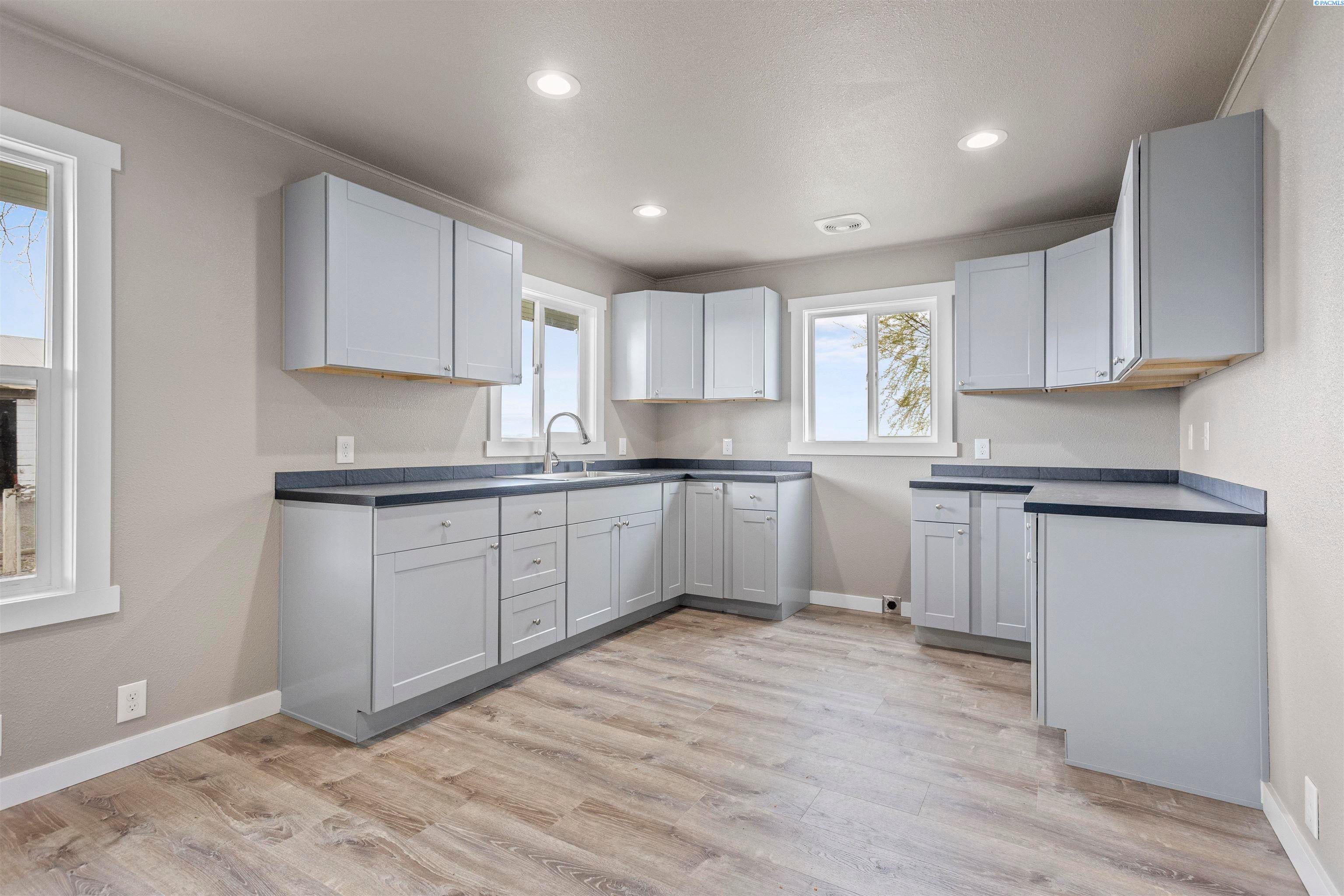 Prosser, Washington, 99350, United States, 2 Bedrooms Bedrooms, ,1 BathroomBathrooms,Residential,For Sale,1974522