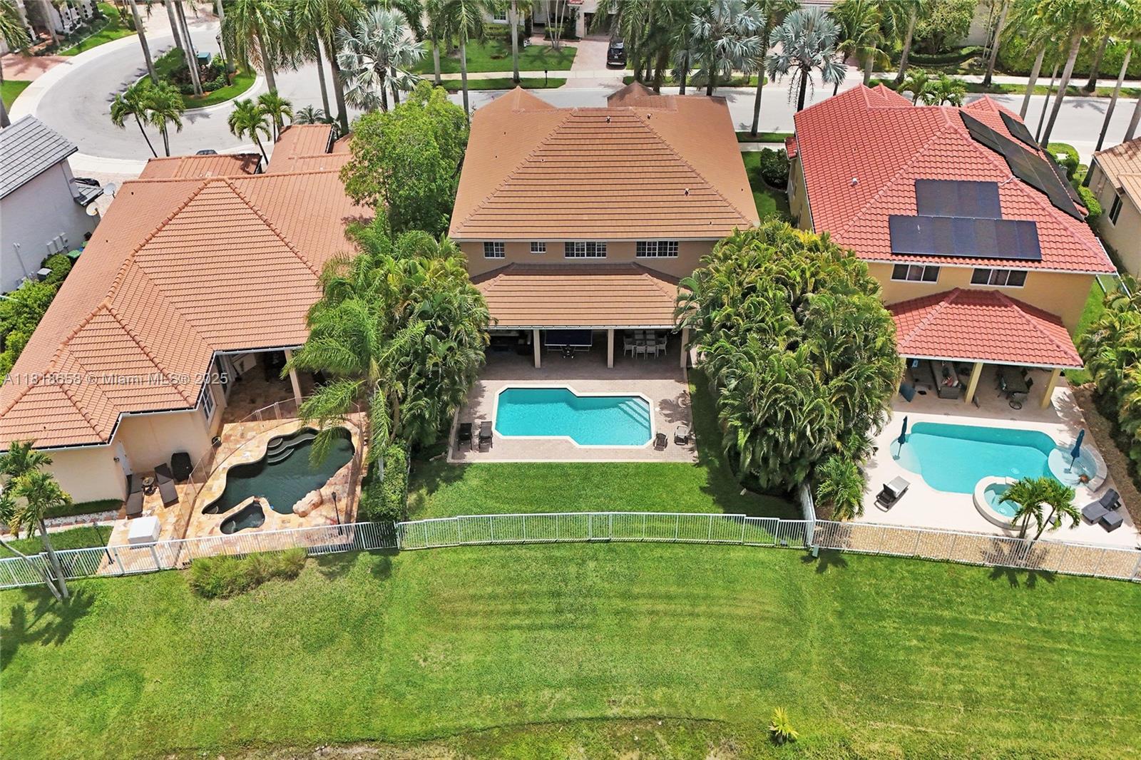 Weston, Florida, 33327, United States, 6 Bedrooms Bedrooms, ,4 BathroomsBathrooms,Residential,For Sale,1850132