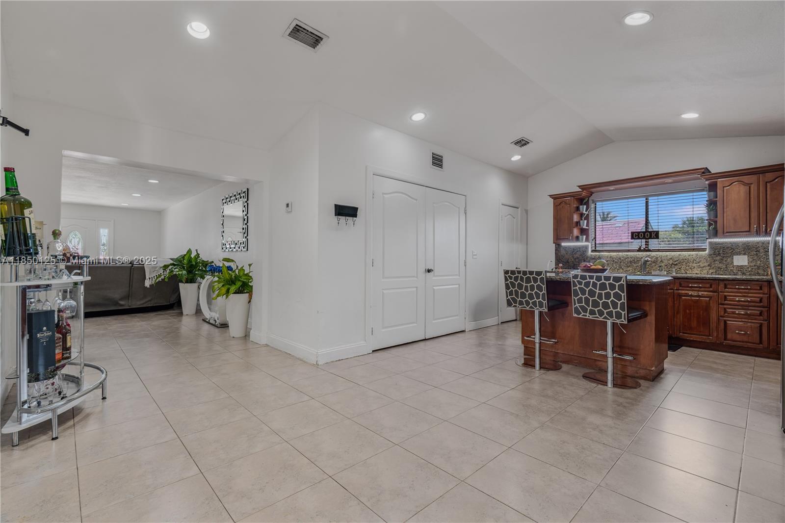 Miami, Florida, 33165, United States, 3 Bedrooms Bedrooms, ,2 BathroomsBathrooms,Residential,For Sale,1906706