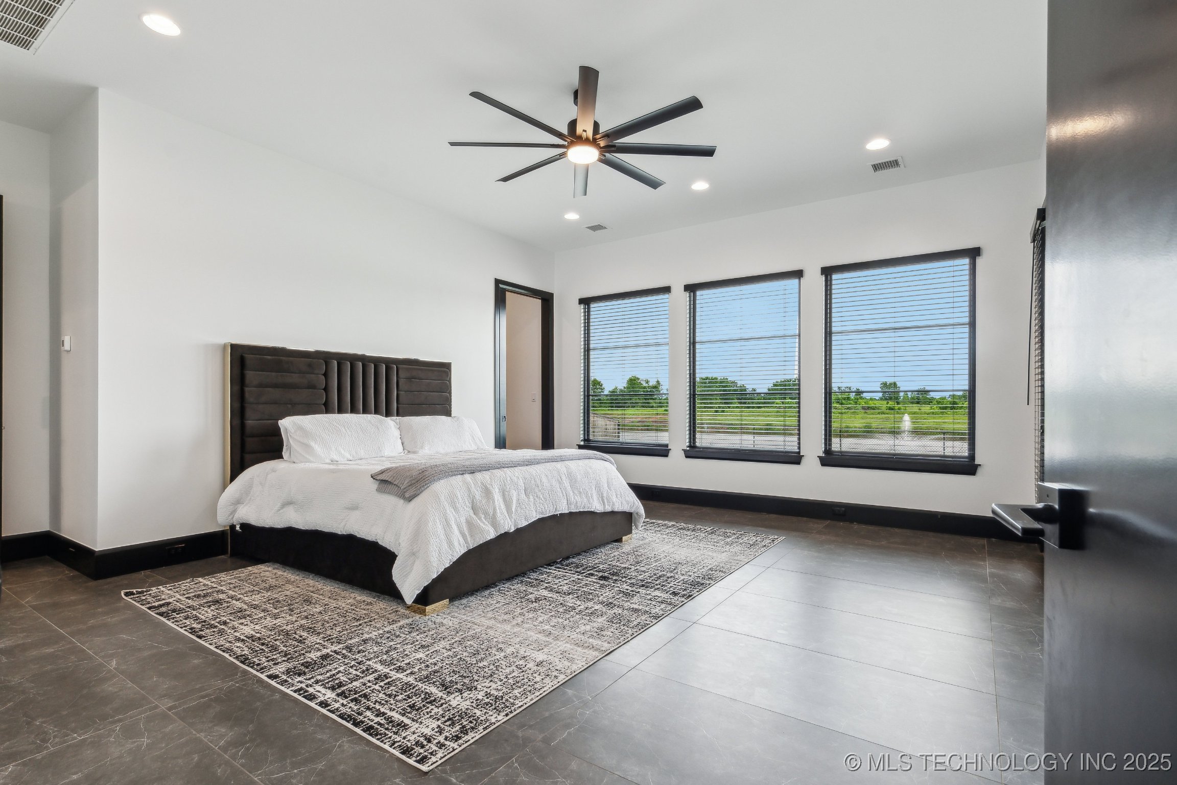 Bixby, Oklahoma, 74008, United States, 5 Bedrooms Bedrooms, ,5 BathroomsBathrooms,Residential,For Sale,1838867