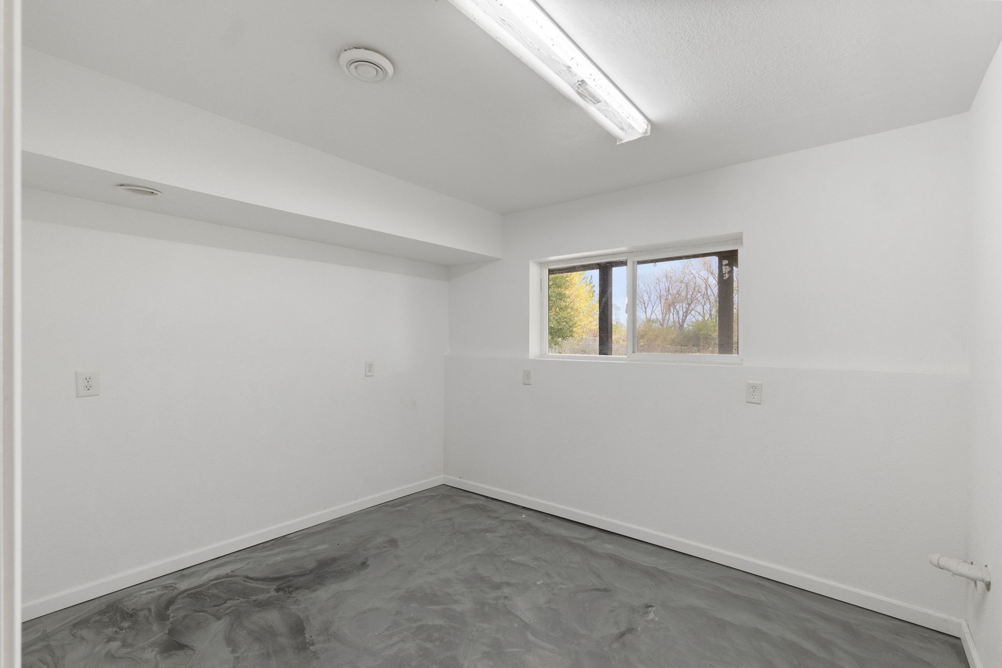 Clear Lake, Iowa, 50428, United States, 5 Bedrooms Bedrooms, ,3 BathroomsBathrooms,Residential,For Sale,1982765