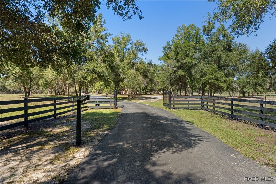Crystal River, Florida, 34428, United States, 4 Bedrooms Bedrooms, ,4 BathroomsBathrooms,Residential,For Sale,1983688
