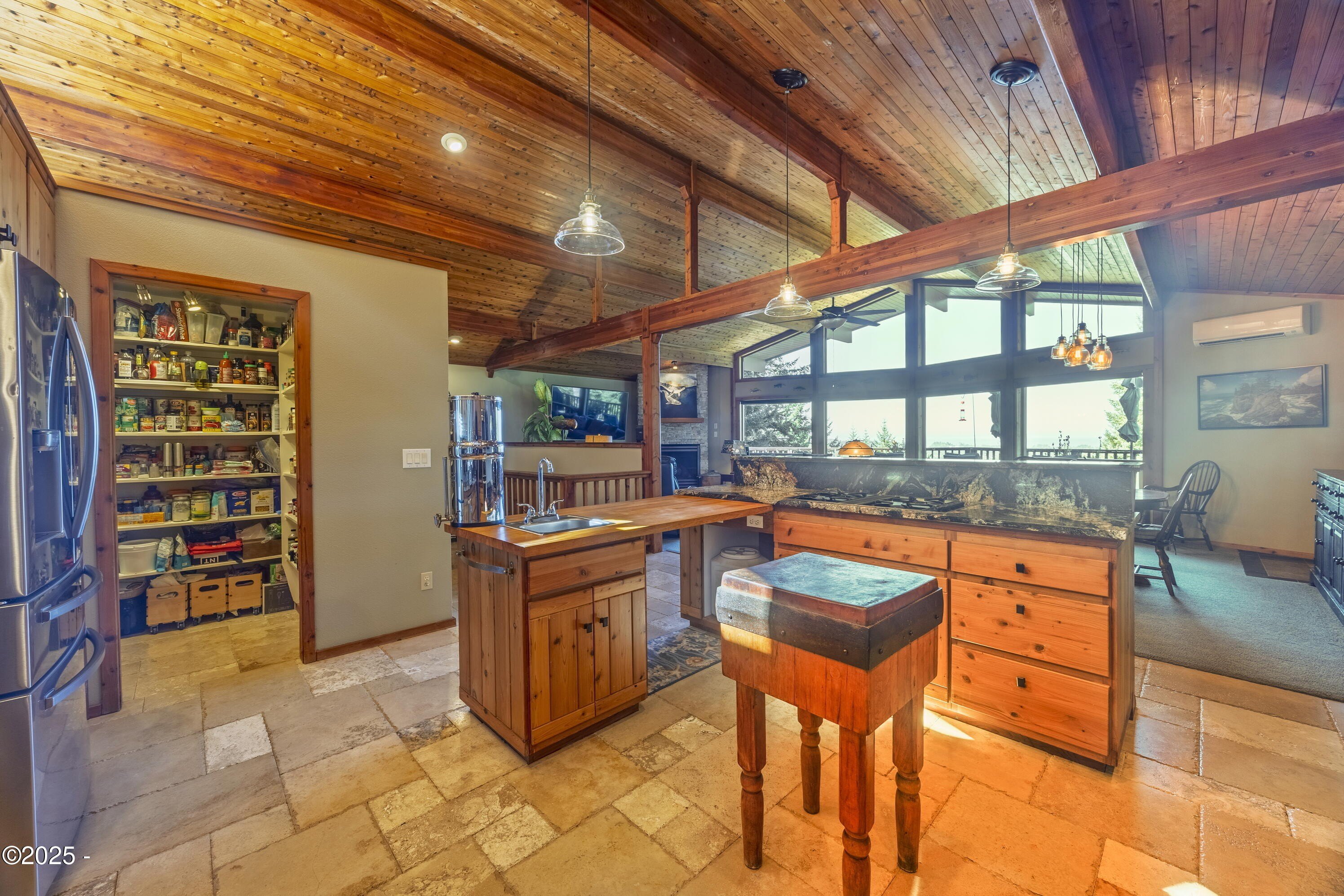 Otis, Oregon, 97368, United States, 4 Bedrooms Bedrooms, ,Residential,For Sale,1927199