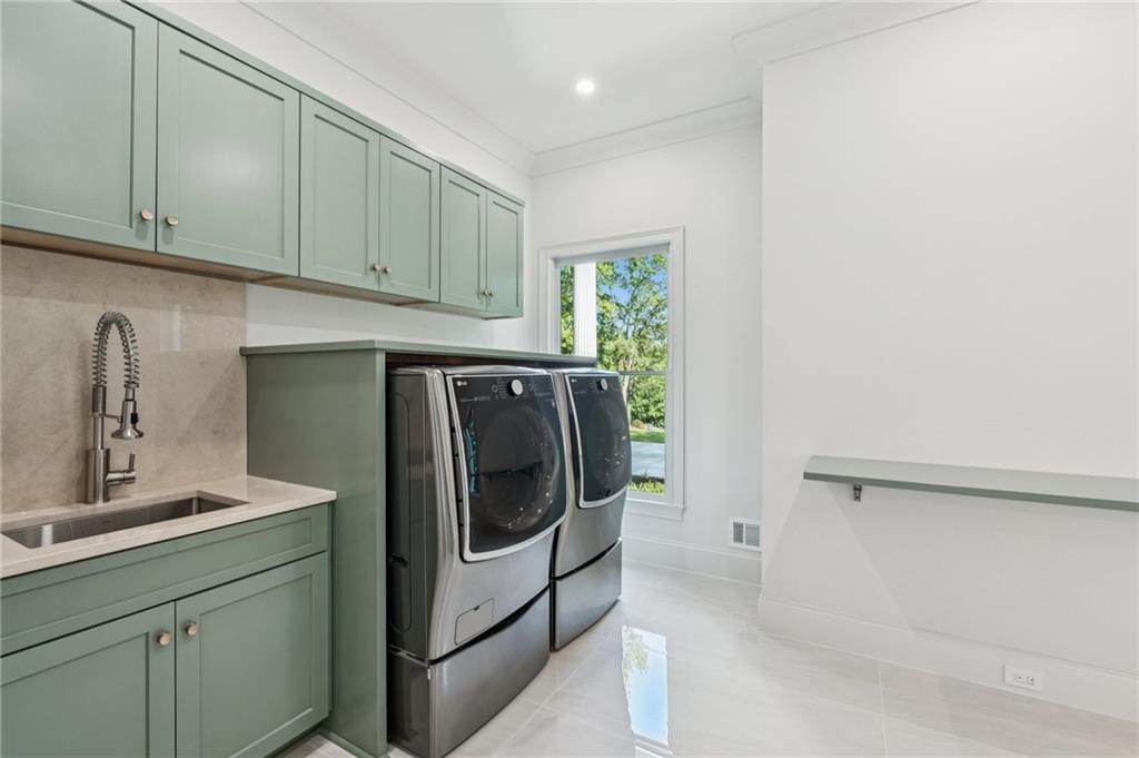 Alpharetta, Georgia, 30004, United States, 5 Bedrooms Bedrooms, ,7 BathroomsBathrooms,Residential,For Sale,1978962