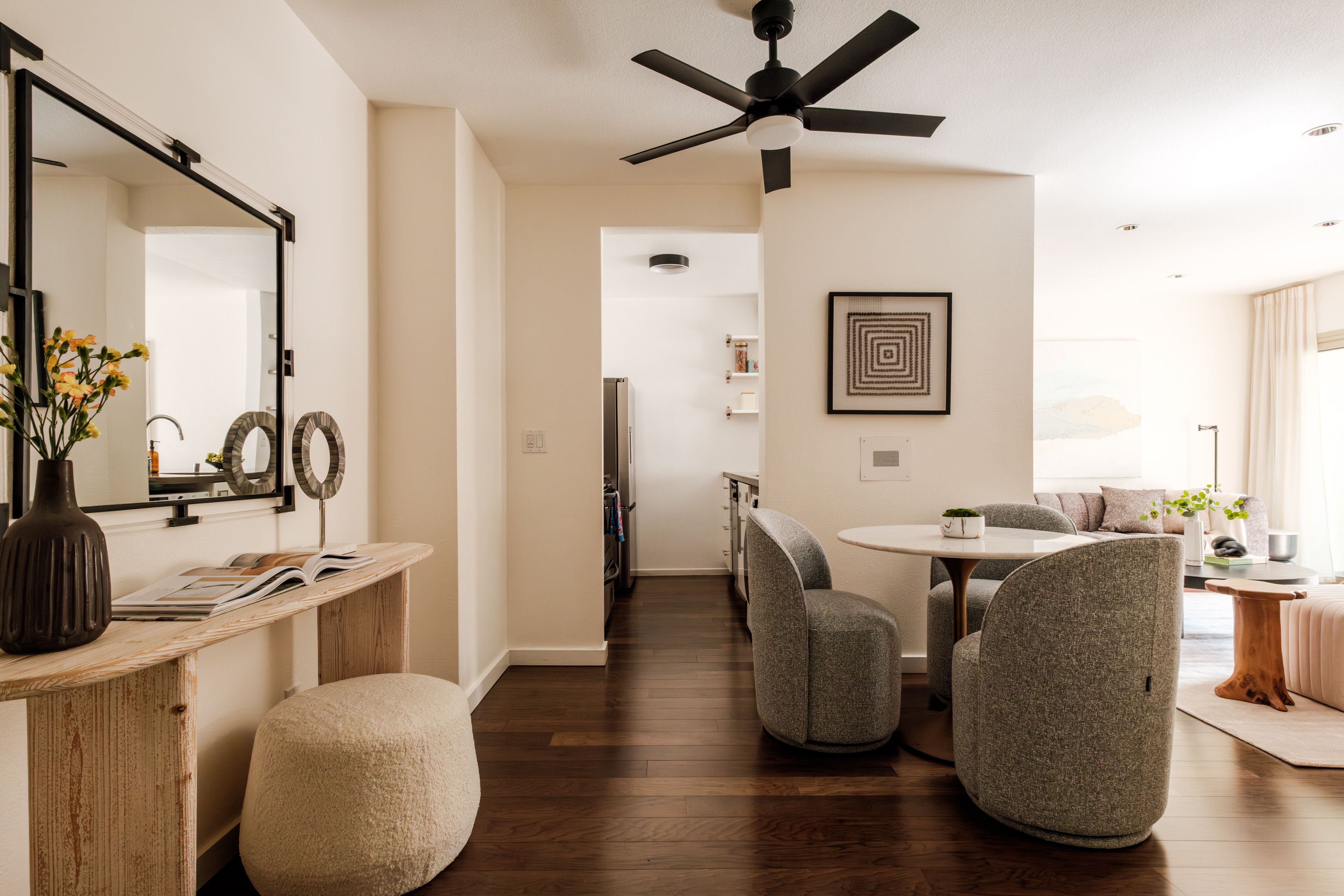  141 South Clark Drive, #404 - 物件實景