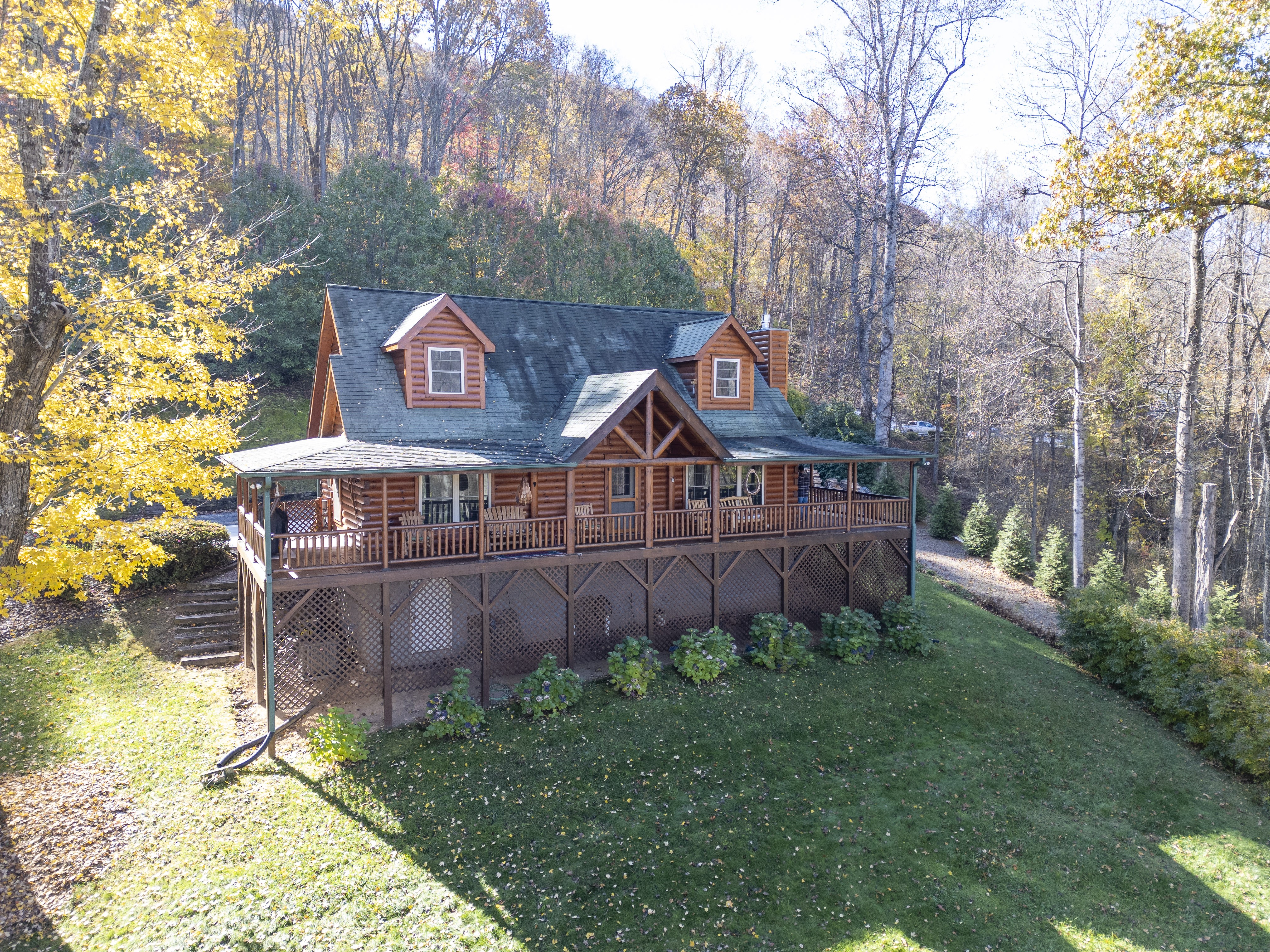 Aaron Way, Waynesville, NC 28786