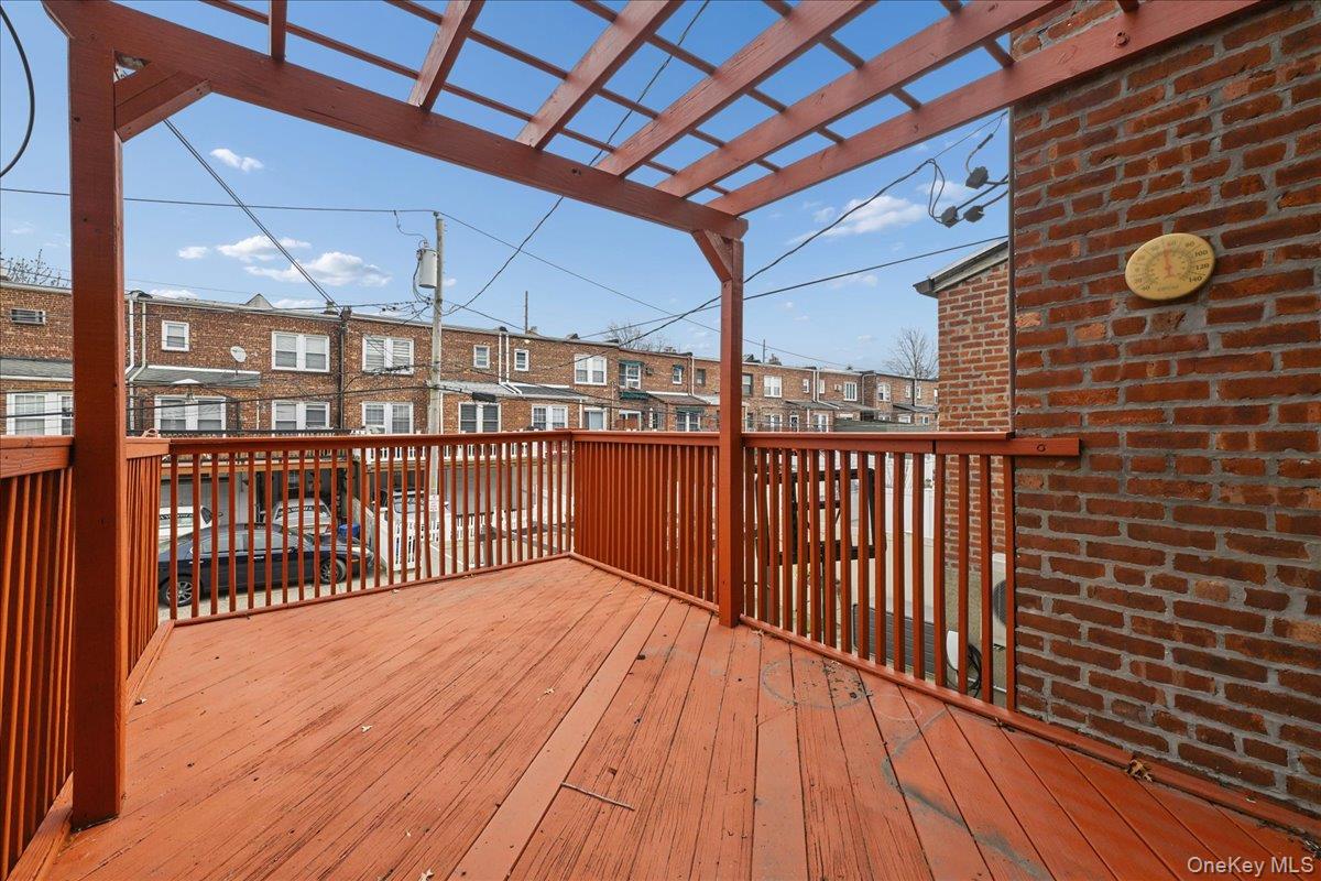 Valley Stream, New York, 11581, United States, 3 Bedrooms Bedrooms, ,2 BathroomsBathrooms,Residential,For Sale,1998416