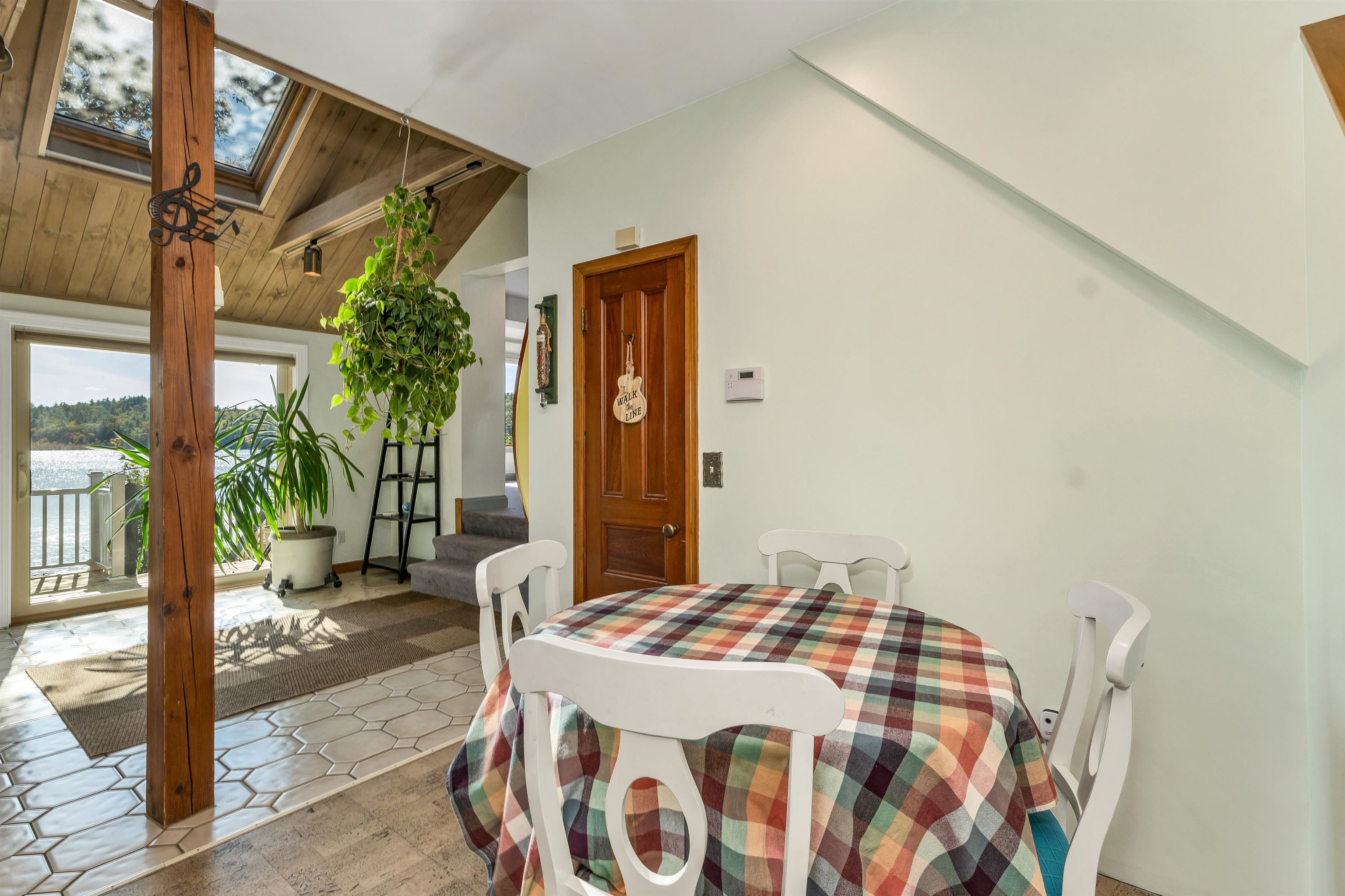 Dunbarton, New Hampshire, 03046, United States, 3 Bedrooms Bedrooms, ,2 BathroomsBathrooms,Residential,For Sale,1989464