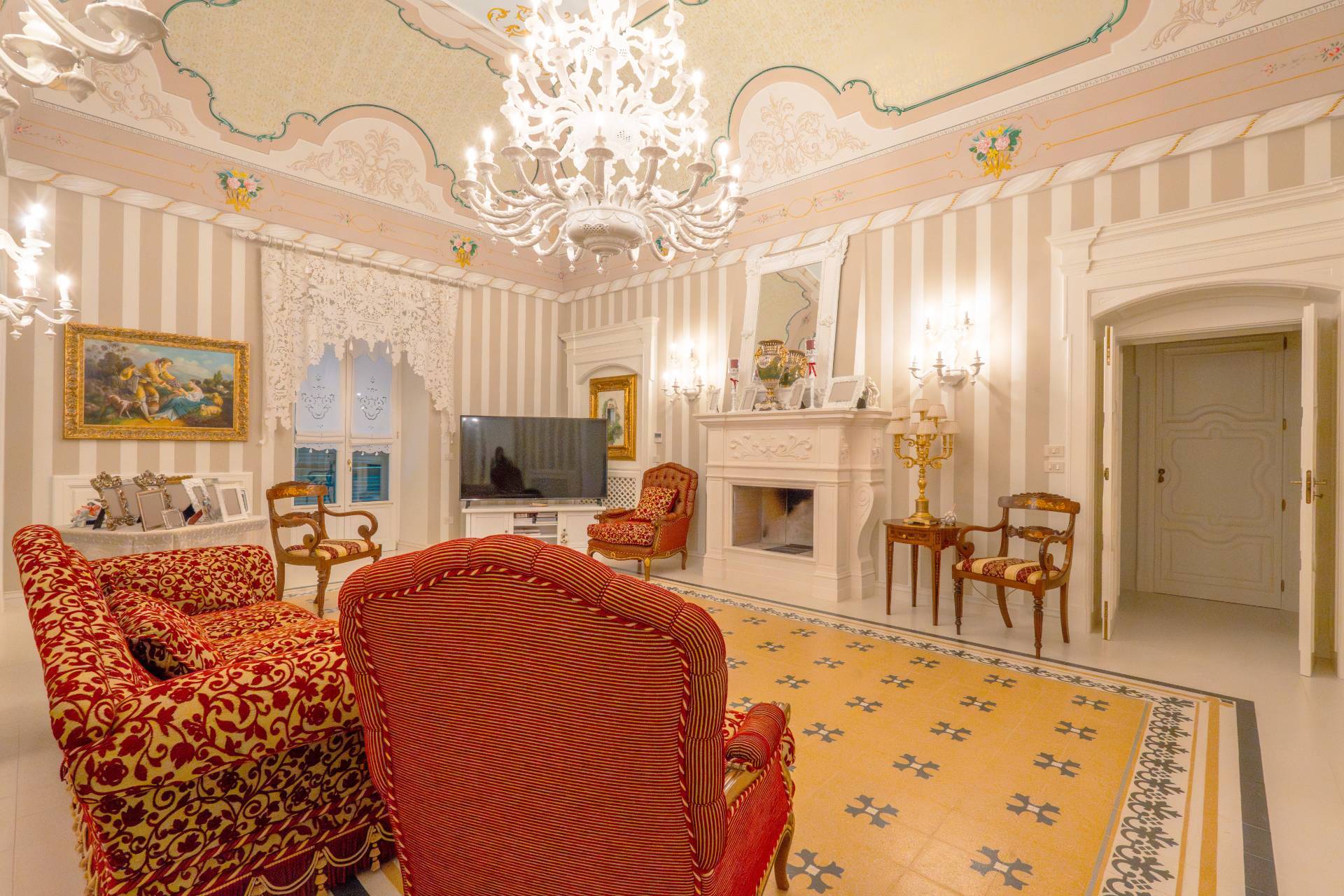 Martina Franca, Taranto, 74015, IT, 9 Bedrooms Bedrooms, ,12 BathroomsBathrooms,Residential,For Sale,1947823