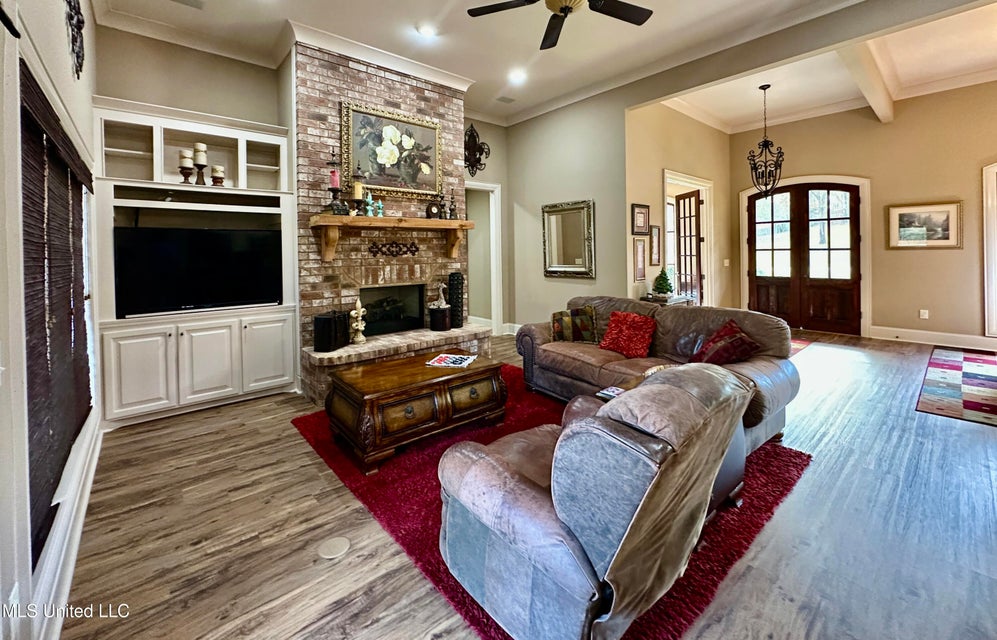 Clinton, Mississippi, 39056, United States, 4 Bedrooms Bedrooms, ,3 BathroomsBathrooms,Residential,For Sale,1998681