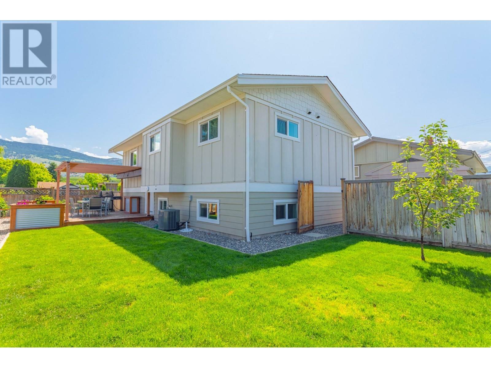 KELOWNA, British Columbia, V1X 2H2, CA, 3 Bedrooms Bedrooms, ,3 BathroomsBathrooms,Residential,For Sale,1839234
