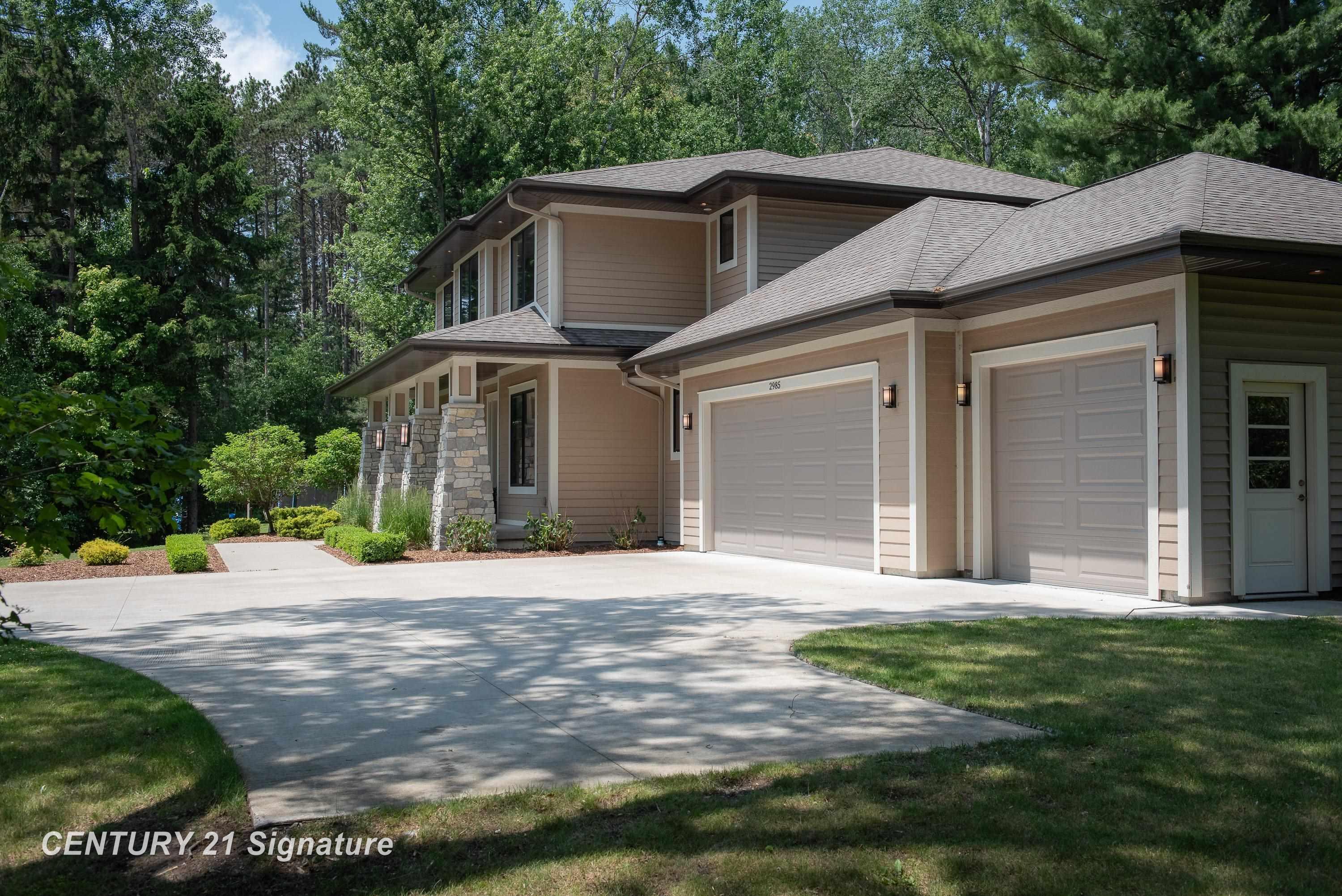 Midland, Michigan, 48642, United States, 4 Bedrooms Bedrooms, ,5 BathroomsBathrooms,Residential,For Sale,1975618