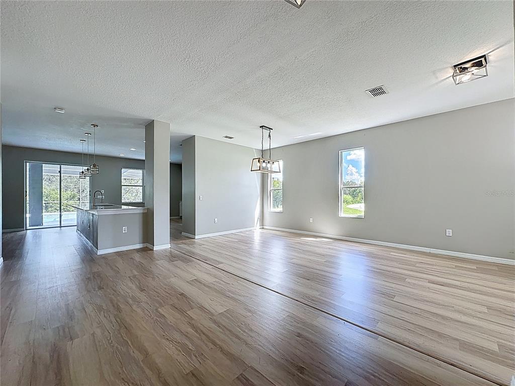 Davenport, Florida, 33896, United States, 5 Bedrooms Bedrooms, ,4 BathroomsBathrooms,Residential,For Sale,1839157