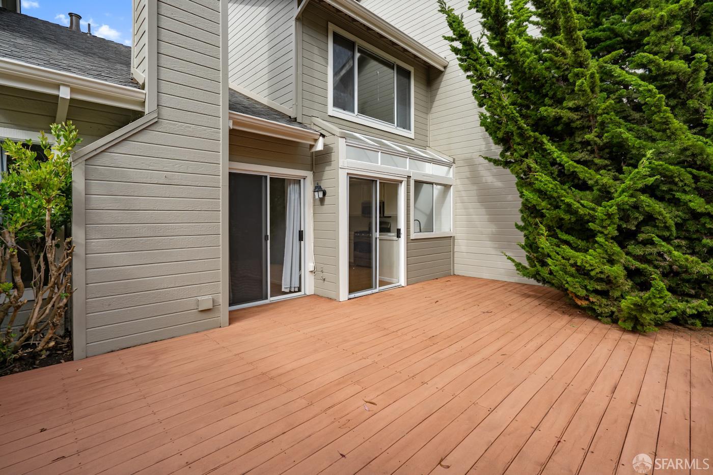 Daly City, California, 94014, United States, 2 Bedrooms Bedrooms, ,3 BathroomsBathrooms,Residential,For Sale,1938525
