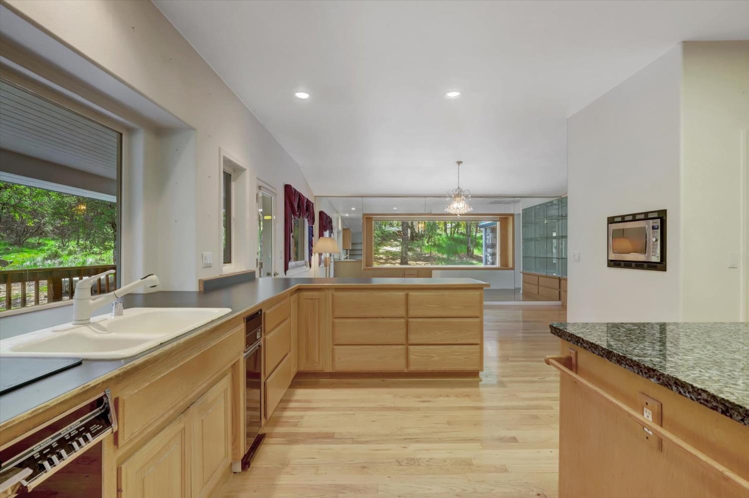 Penn Valley, California, 95946, United States, 3 Bedrooms Bedrooms, ,4 BathroomsBathrooms,Residential,For Sale,1798374