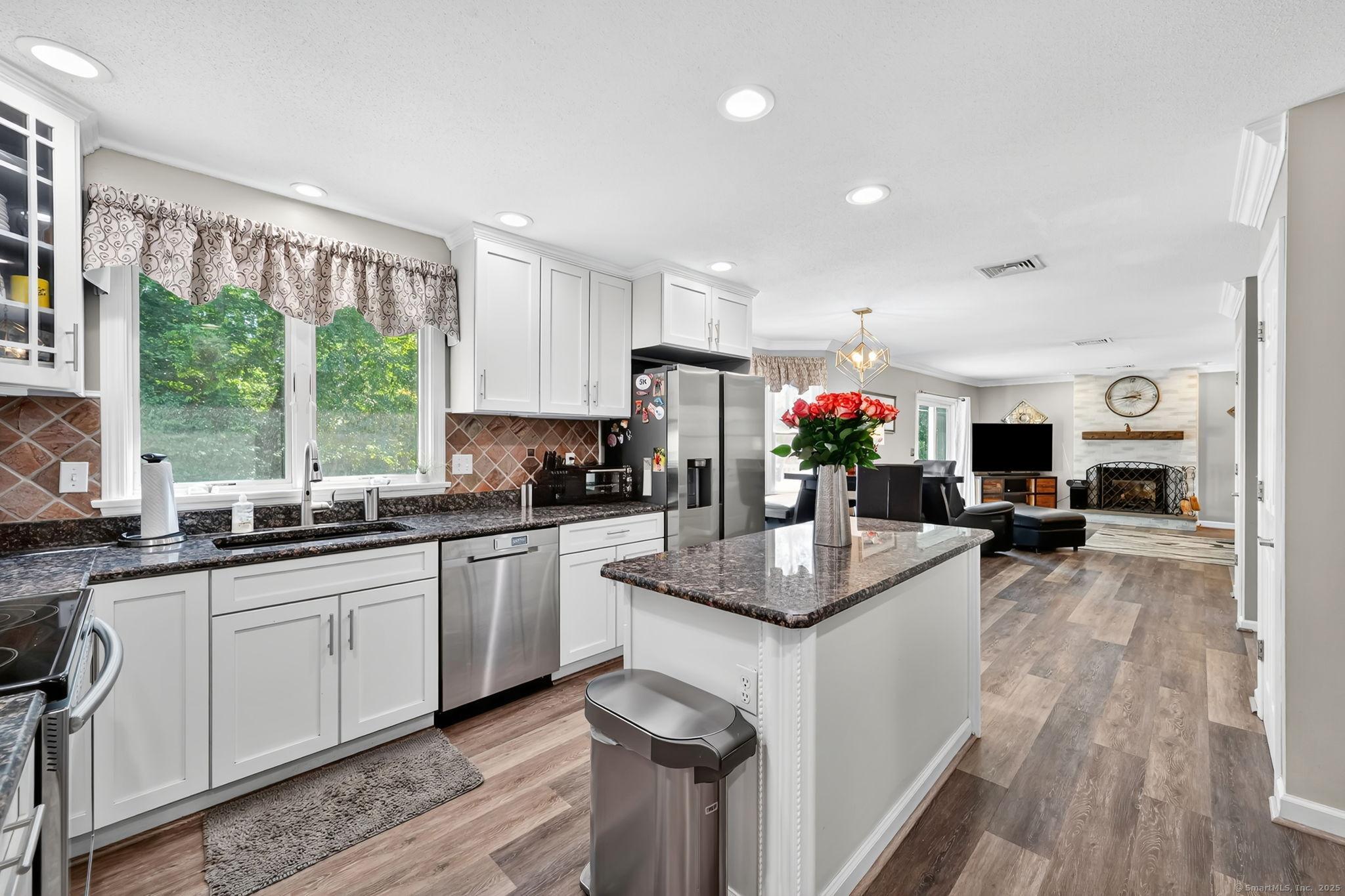 Vernon, Connecticut, 06066, United States, 3 Bedrooms Bedrooms, ,4 BathroomsBathrooms,Residential,For Sale,1944677
