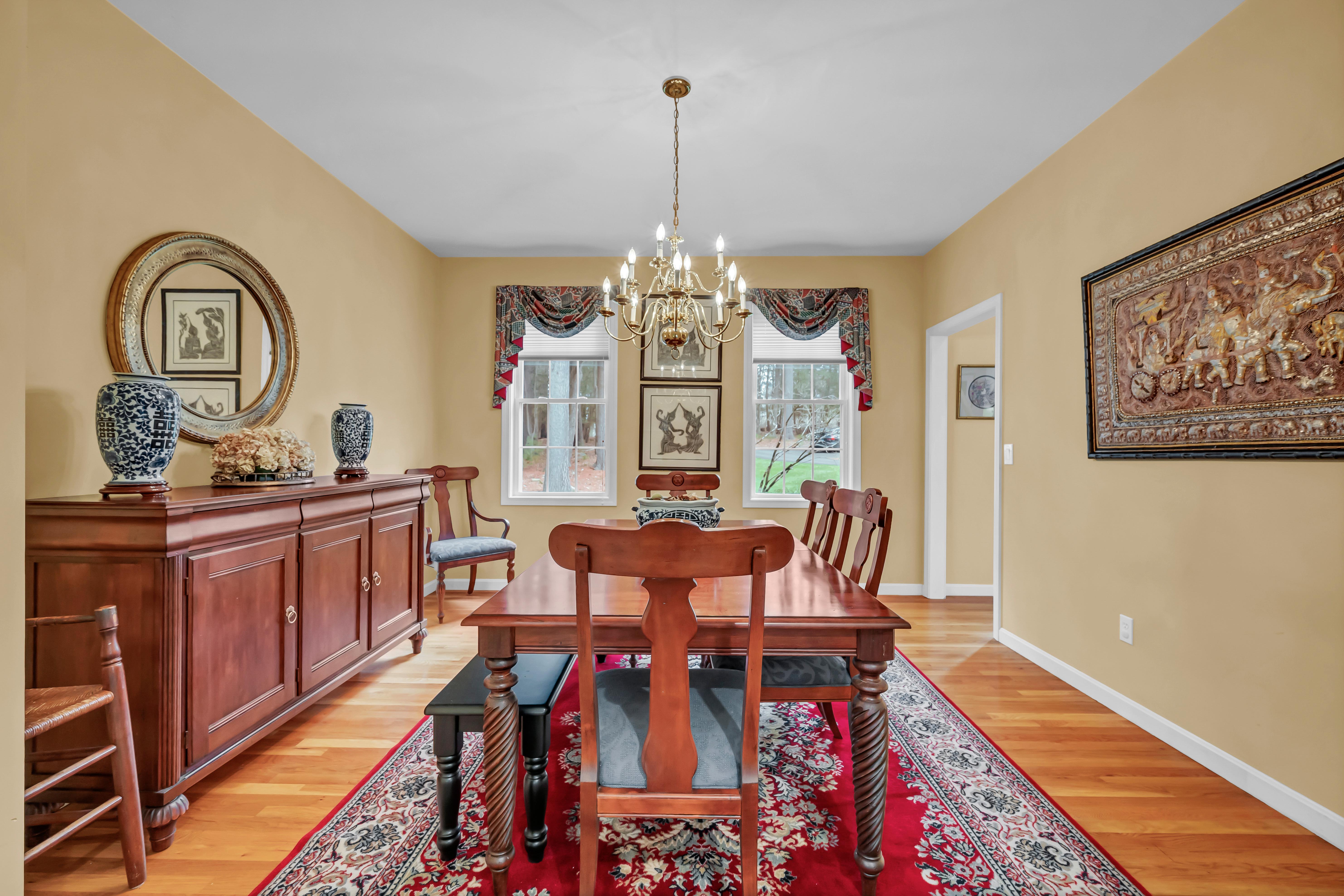  Beautiful Maintained Colonial - 物件實景