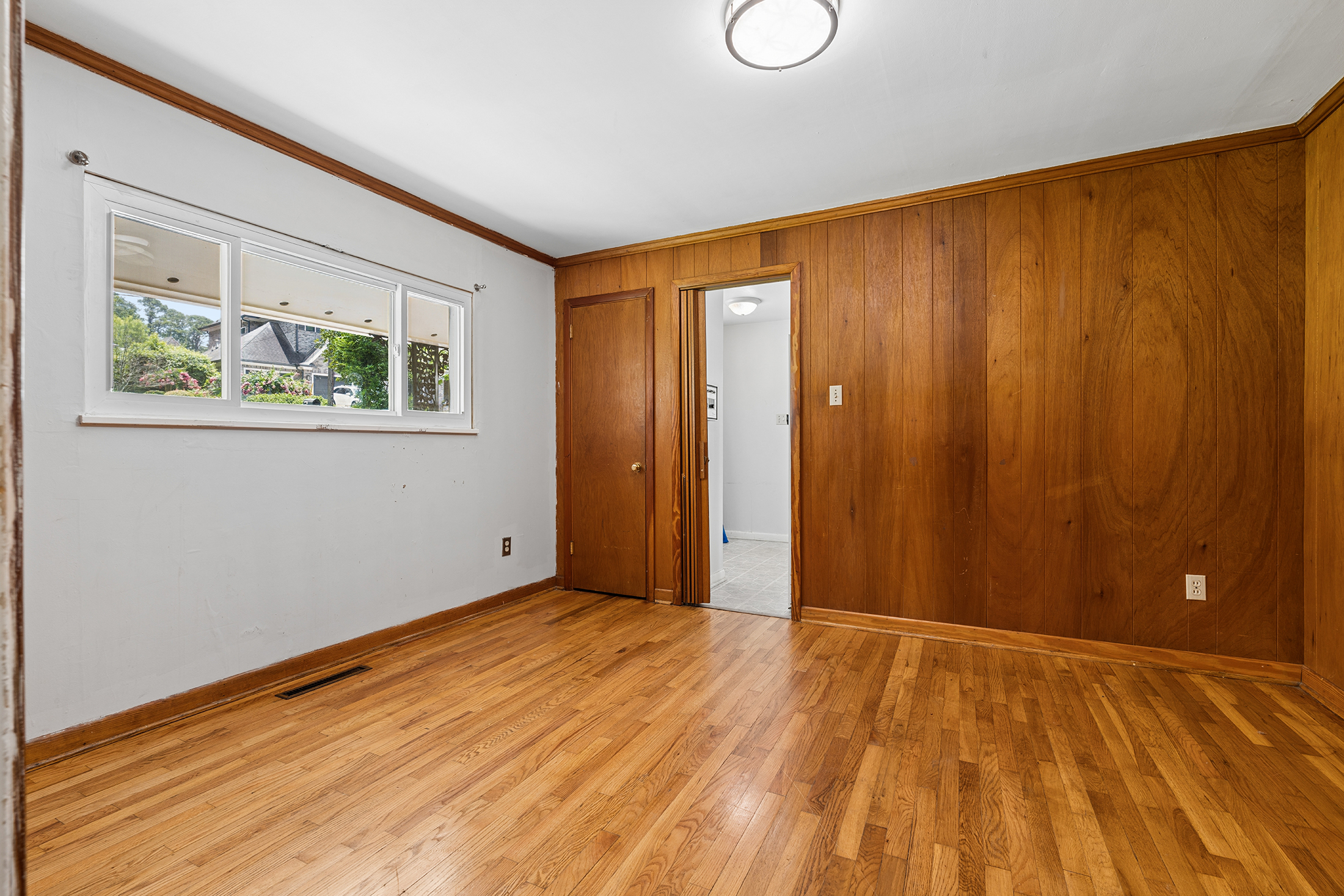  Ranch-style Home in an Outstanding Location and with Great Long-term Potential - 物件實景